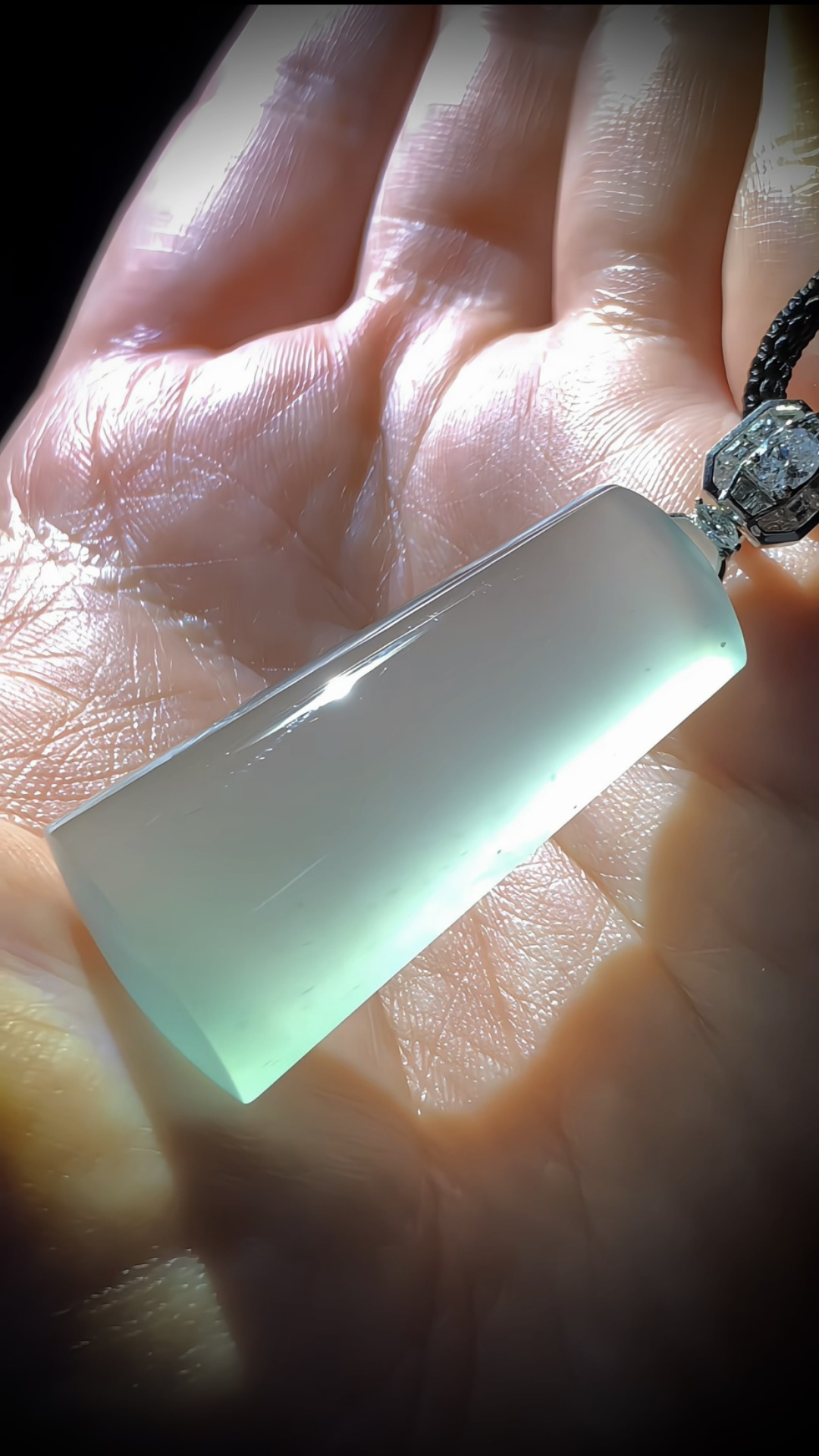️ 高品质素面无事牌吊坠，53-裸石42.5-19.5-9.2mm，15.3g，18K金，南非钻
