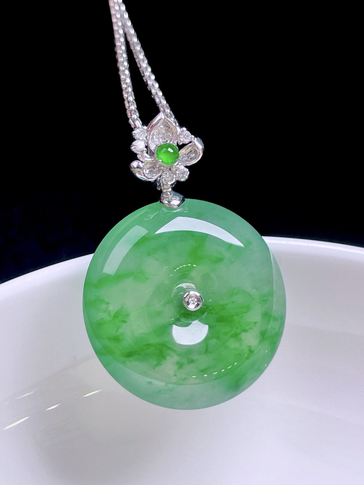️ 冰种绿花平安扣 花色灵动，种老水润，18k金镶嵌 整体：29.6 裸石：21/5.8