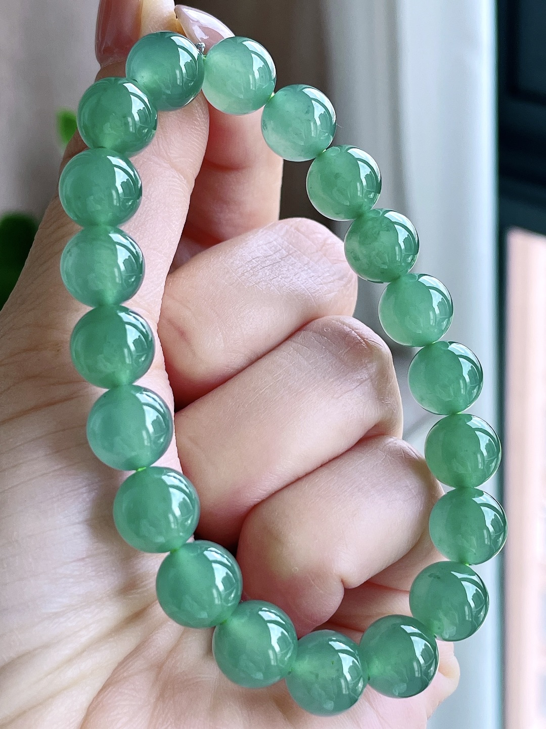 【珠子】冰晴绿手串圆珠珠子手串 【说明】 性比高 老蓝水 【尺寸】9.8mm 【重量】33.8克