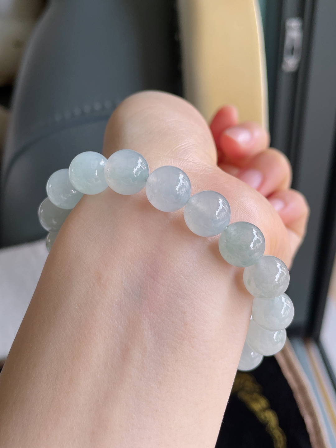 缅甸天然翡翠A货，冰飘花手链，尺寸：10.5mm。【编1530】