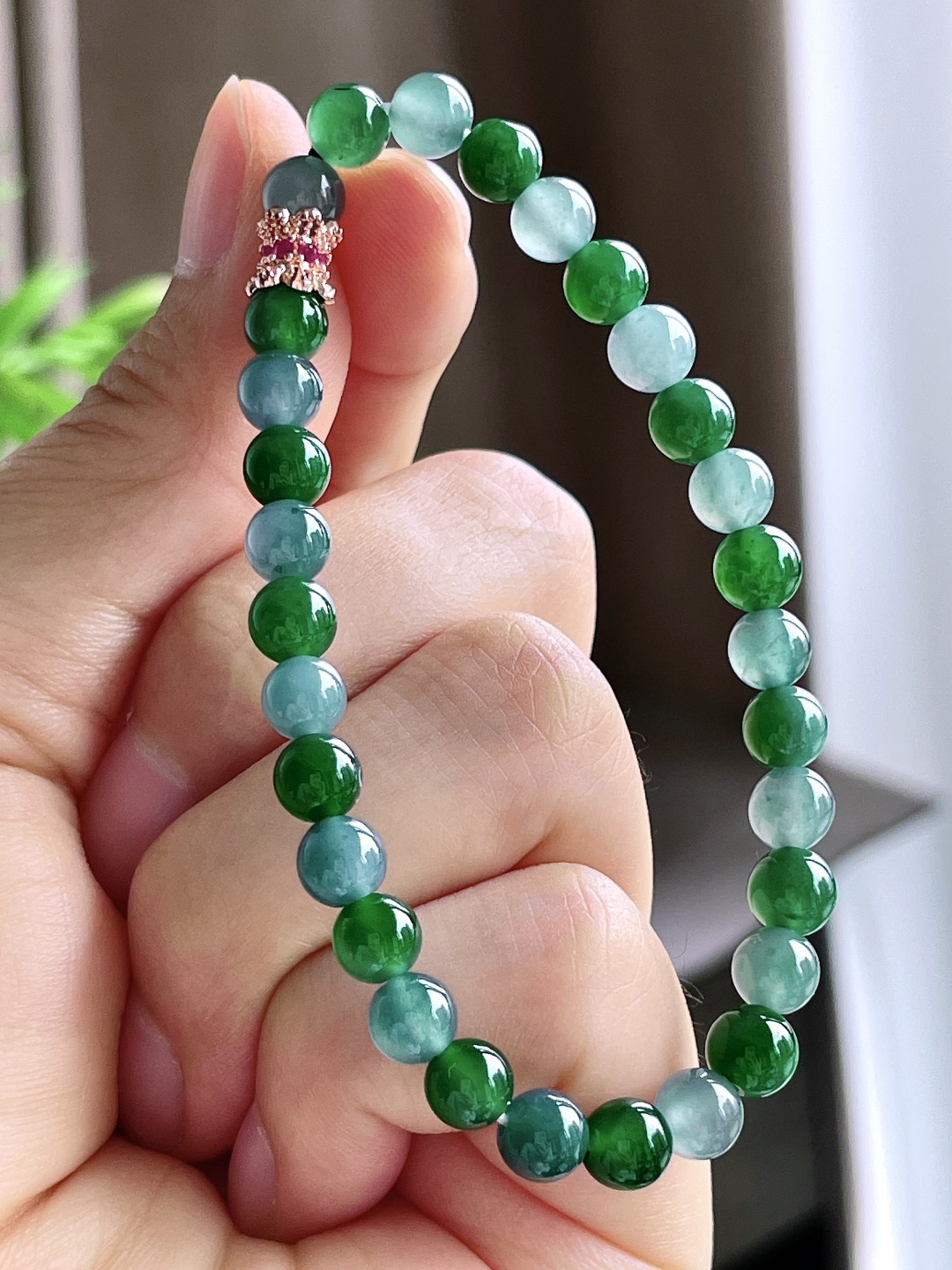 【珠子】冰双彩手串圆珠珠子手串 【说明】性比高 天空蓝 晴绿 【尺寸】5.8mm 【重量】12克
