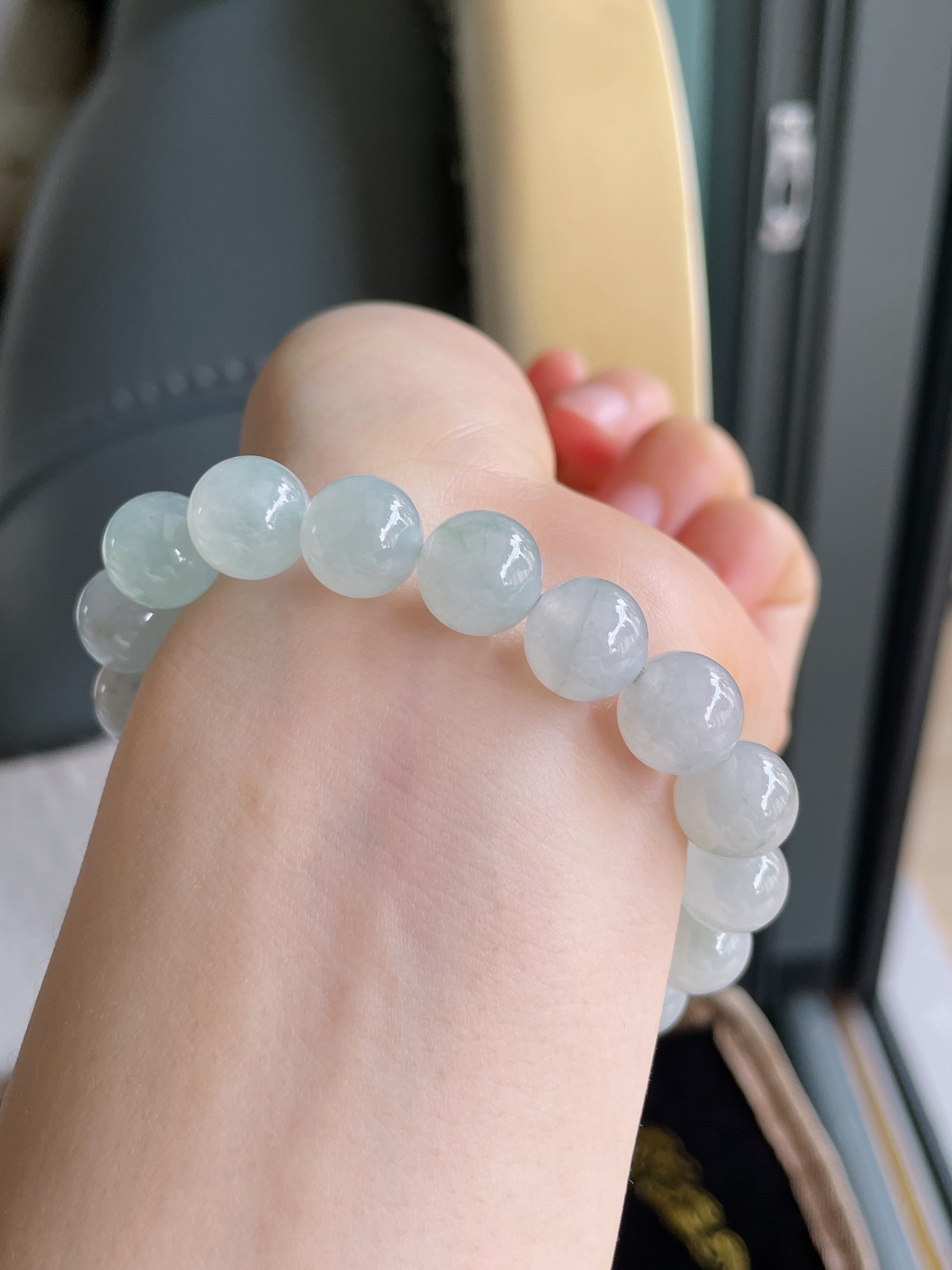 缅甸天然翡翠A货，冰飘花手链，尺寸：10.5mm。【编1530】