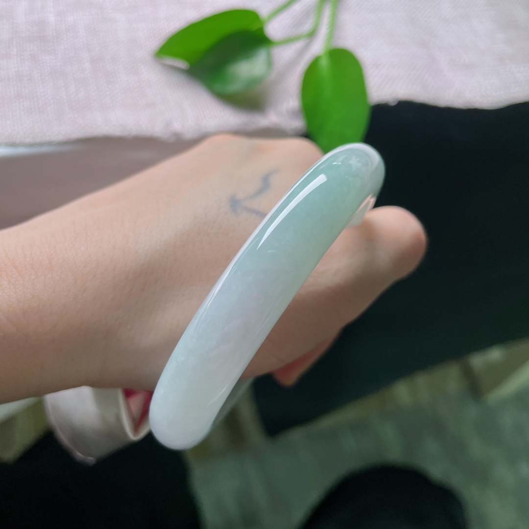 59/11.8/9.2，蓝底正圈，棉线，底子细腻，色调温润不暗沉，清爽舒缓，不浓烈刺眼，属于越看越上头的耐看色系。ss58871a
