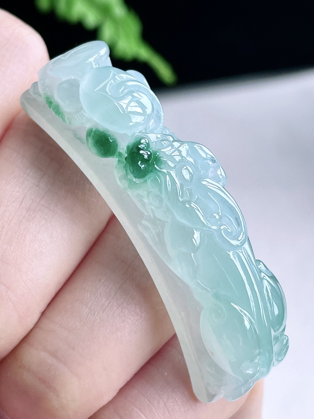 【裸石】冰糯种飘花貔貅手牌 【说明】缅甸 无裂 性比高 超厚 【尺寸】50.6-12.3-11.6