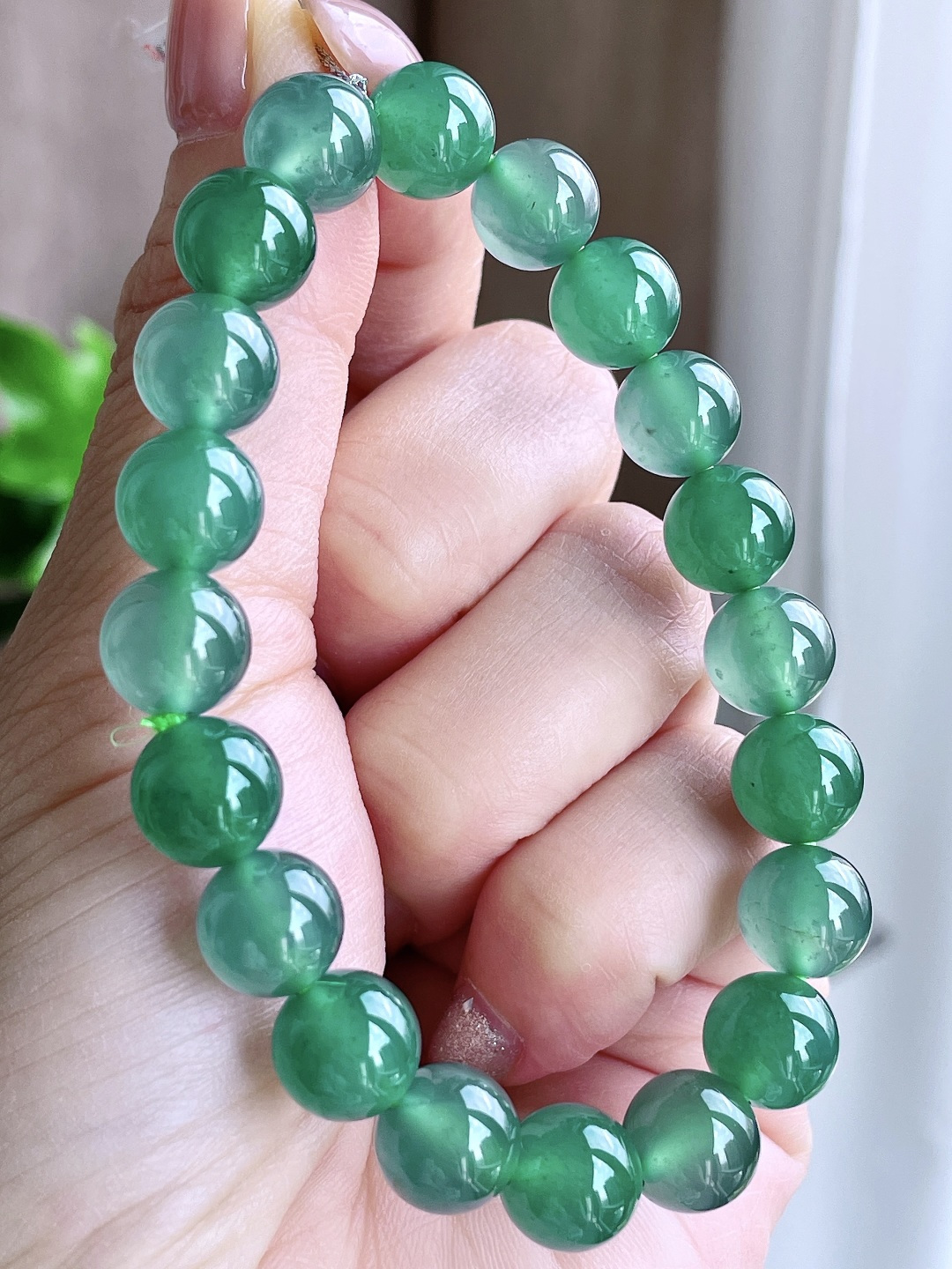 【珠子】冰晴绿手串圆珠珠子手串 【说明】 性比高 老蓝水 【尺寸】9.8mm 【重量】33.8克