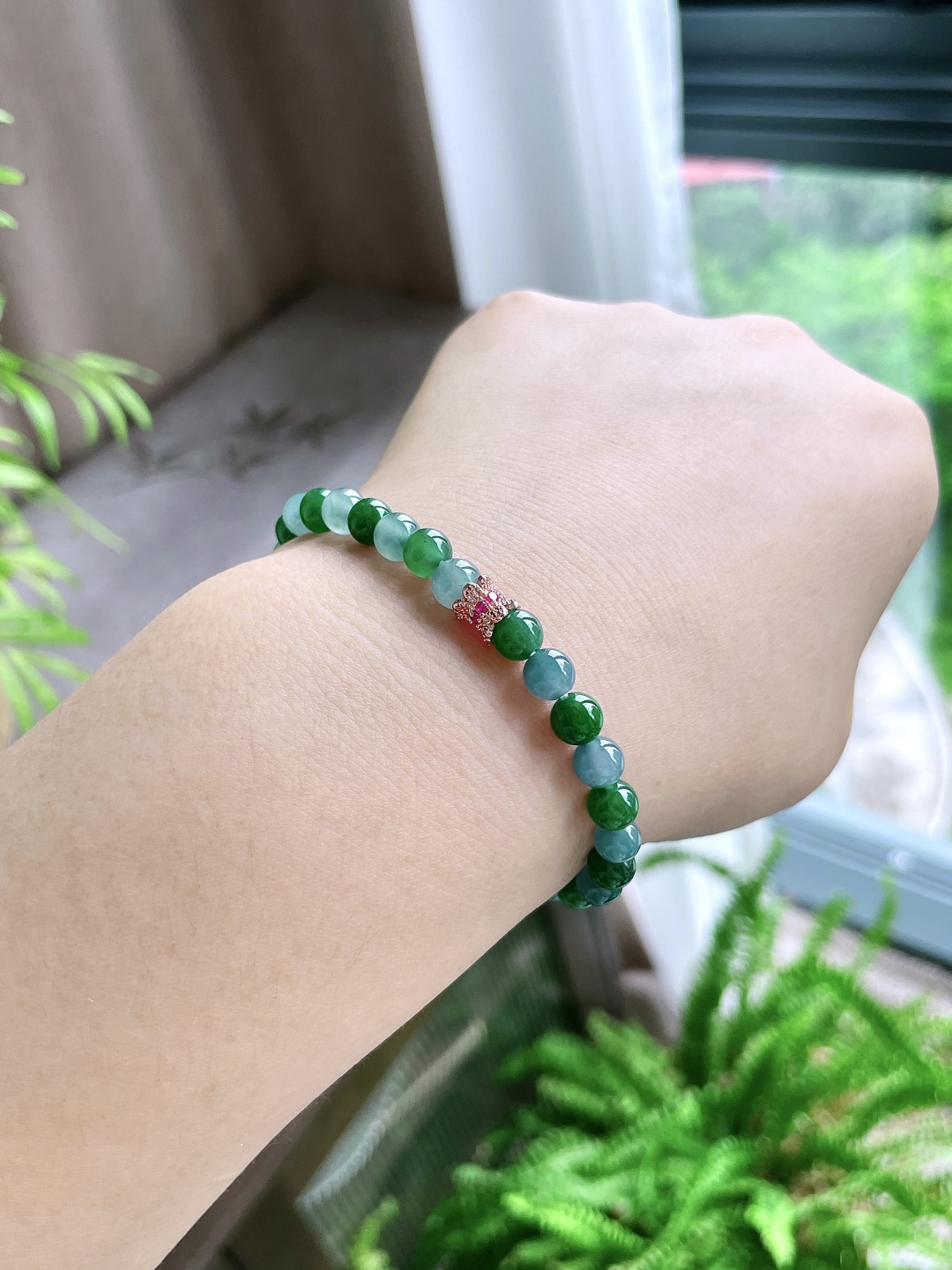 【珠子】冰双彩手串圆珠珠子手串 【说明】性比高 天空蓝 晴绿 【尺寸】5.8mm 【重量】12克