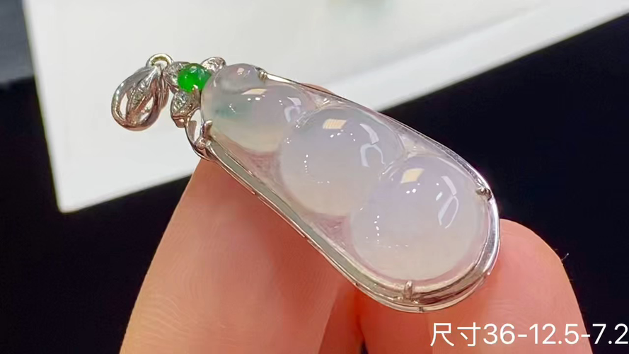 ️ 18k金+钻福豆吊坠，无裂，36-12.5-7.2