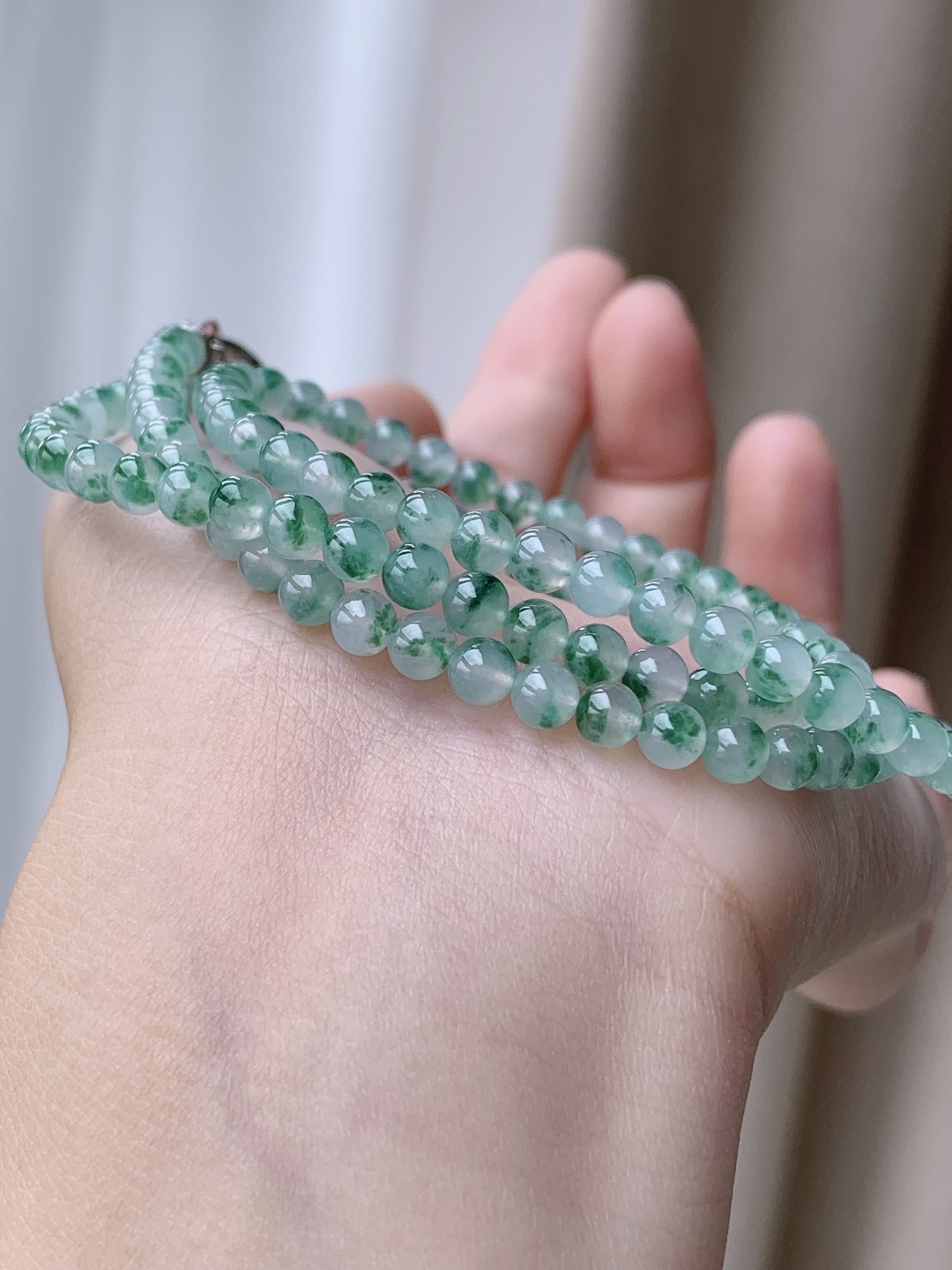 【珠子】冰飘花珠链圆珠珠子珠串长串 【说明】缅甸 性比高 【尺寸】4.5mm 30cm 【重量】23.6克