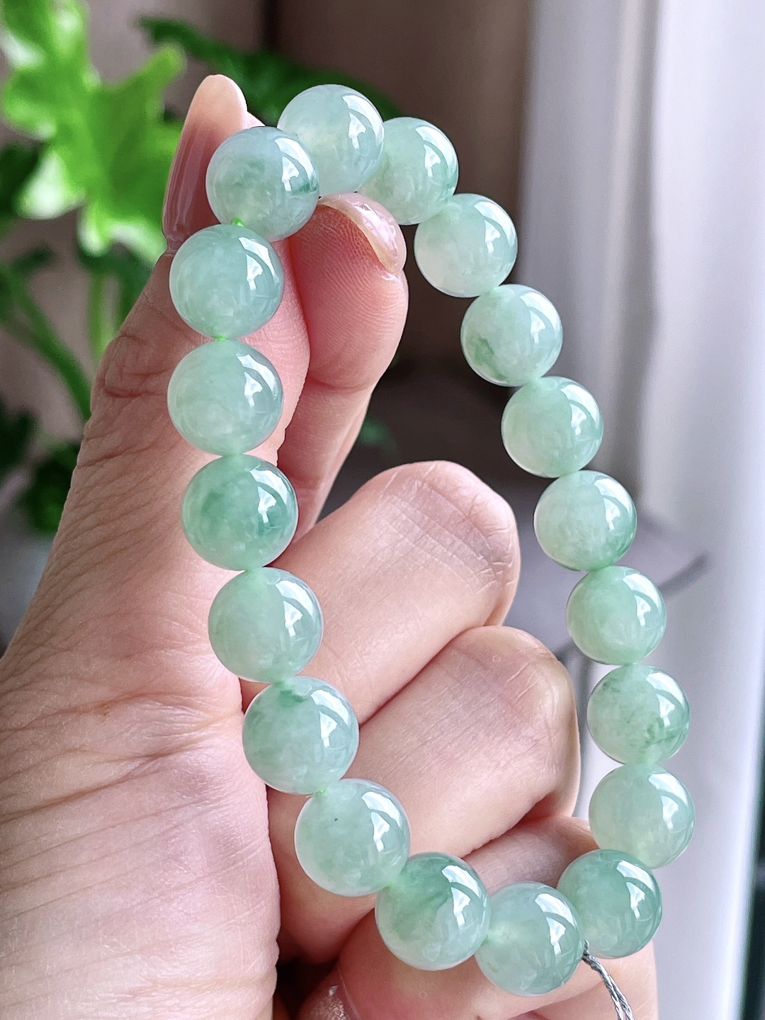 【珠子】冰晴水手串圆珠珠子手串 【说明】缅甸 性比高 【尺寸】10mm 【重量】33.2克