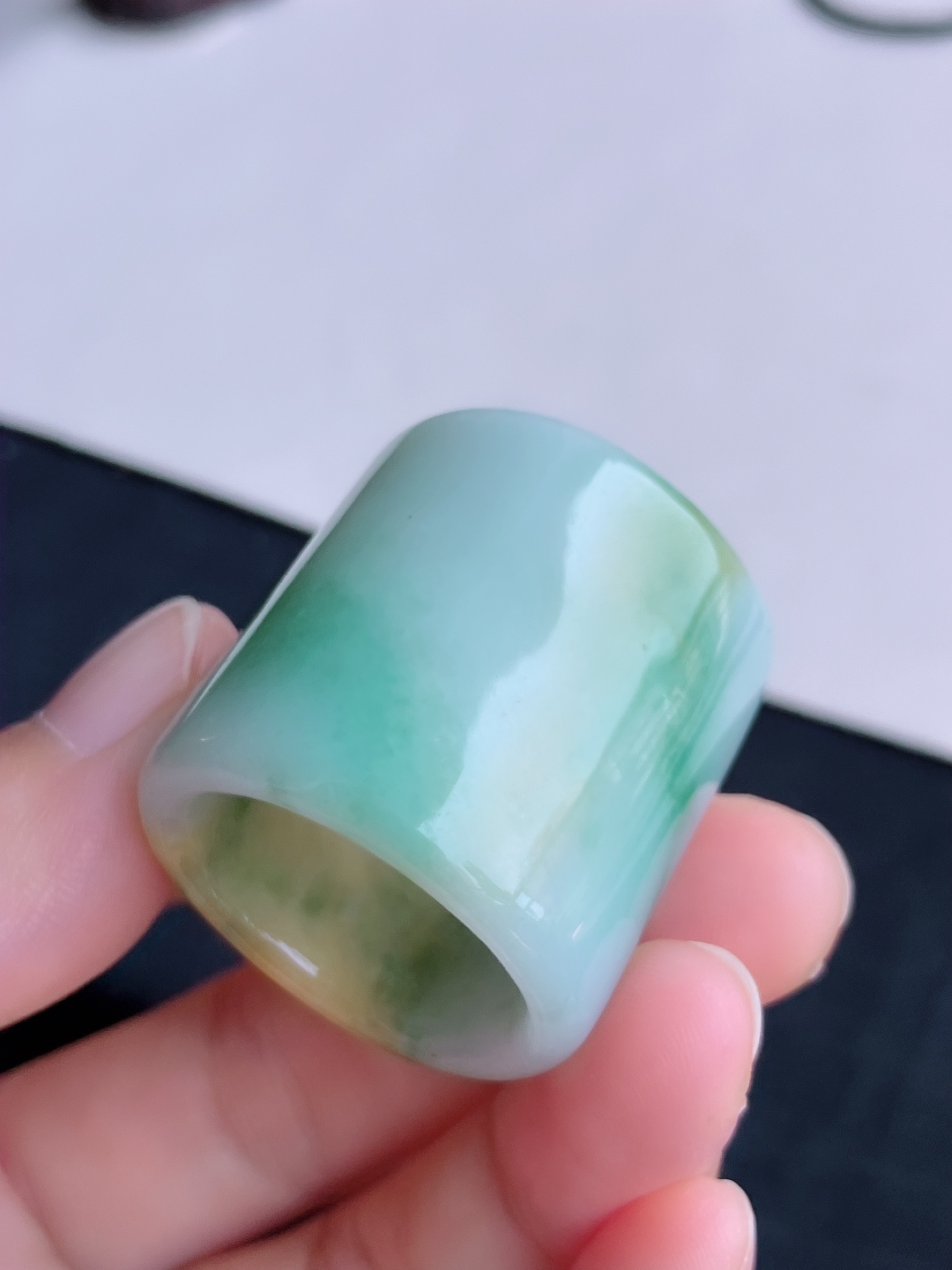 ️，三彩扳指，细腻精致，尺寸23/31/4.3/自然光实拍
