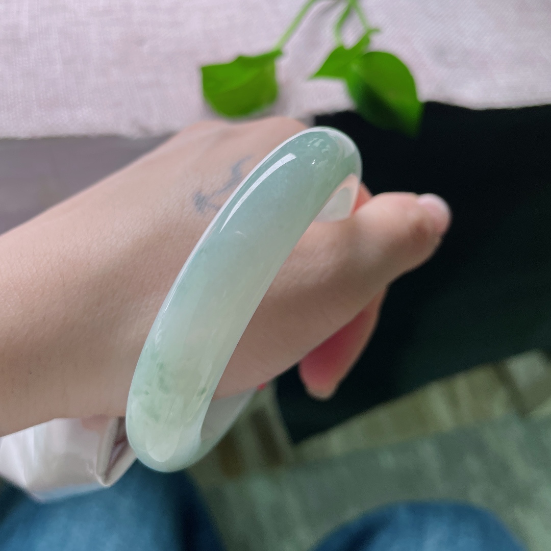56.2/12.6/8.8，飘花正圈，灵气逼人，底子干净清爽，温柔雅致，棉线，ss58610a