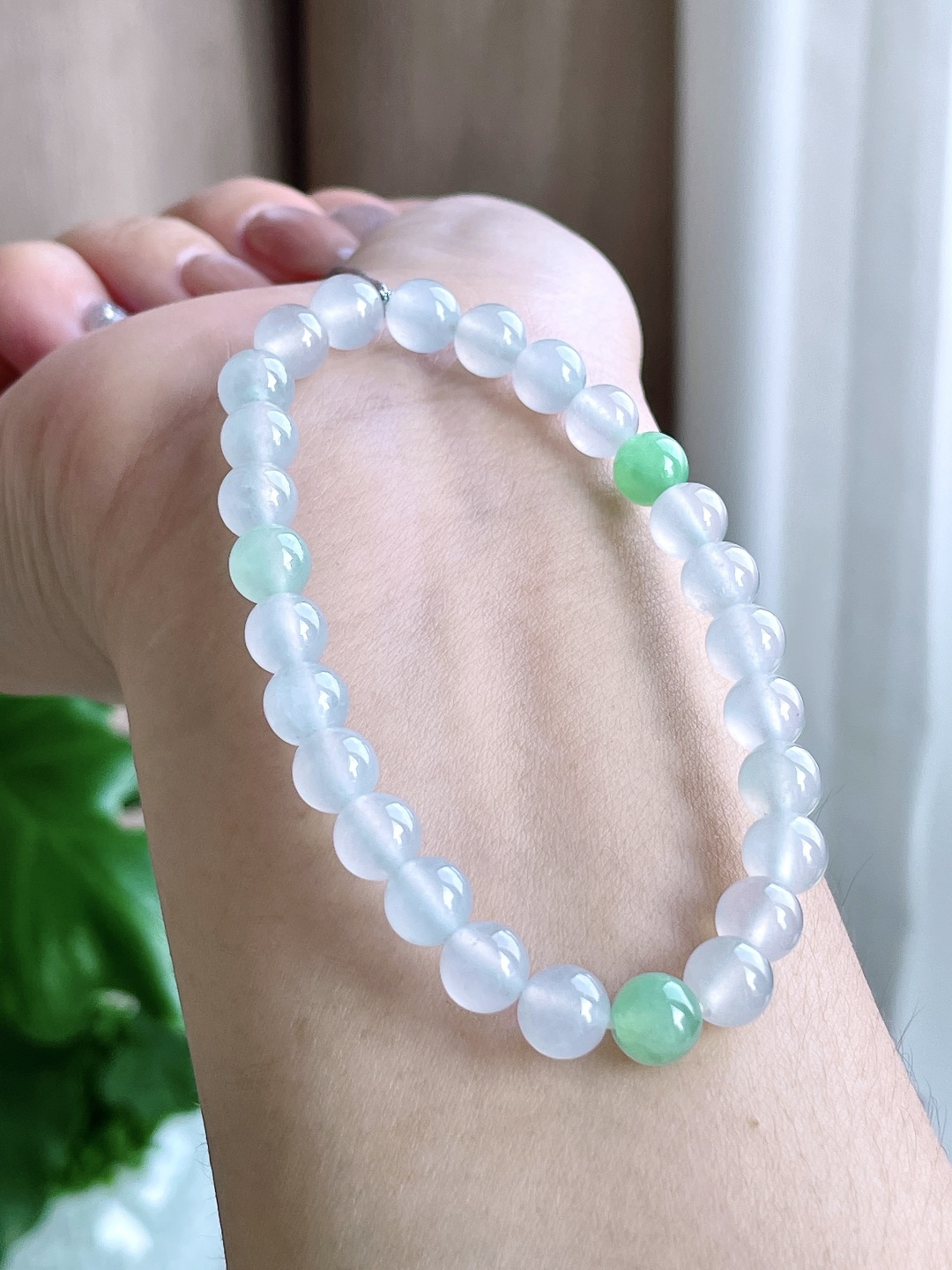 【珠子】冰双彩手串圆珠珠子手串 【说明】缅甸 性比高 白冰 【尺寸】6.6mm 【重量】15克