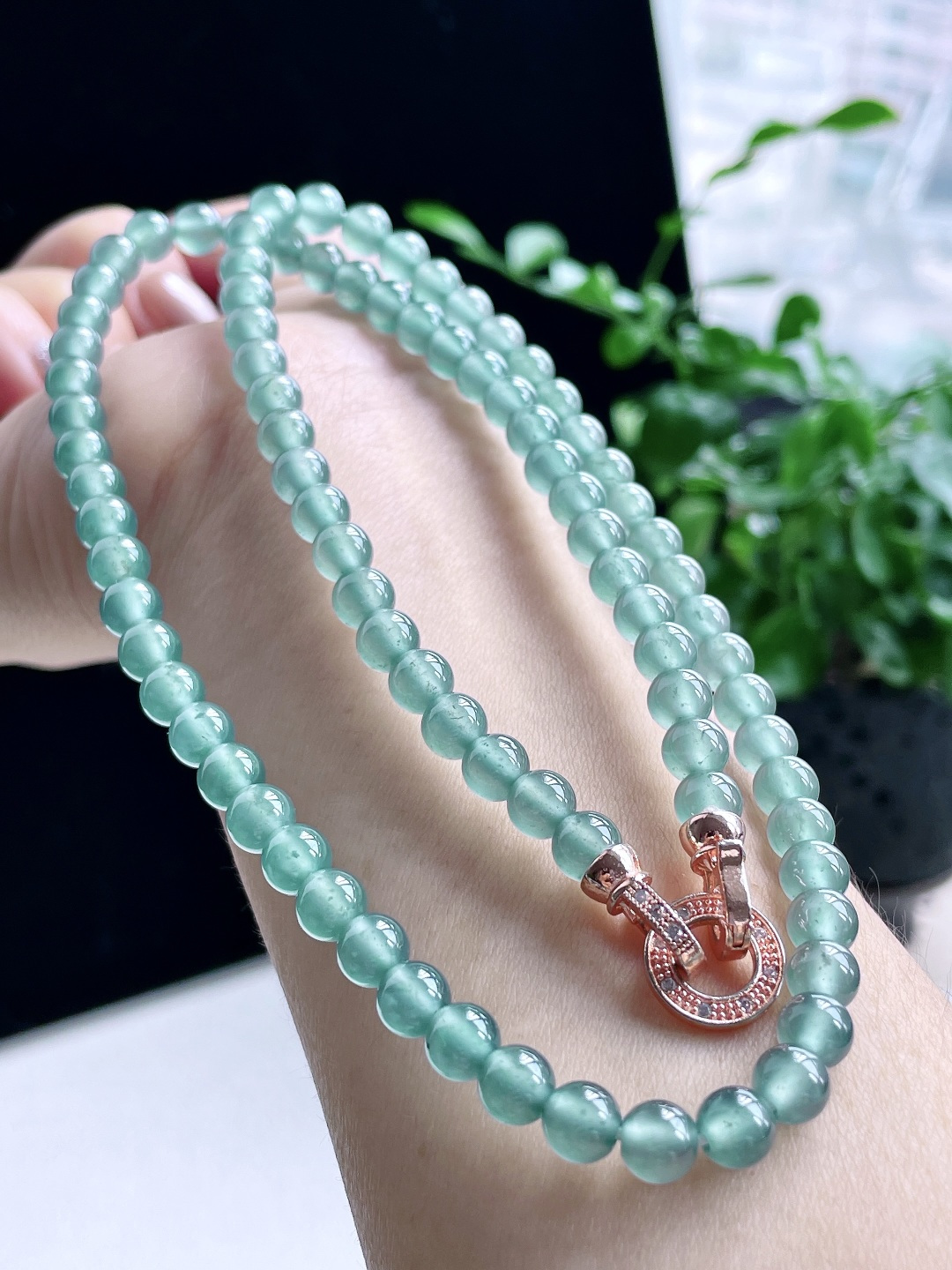 【珠子】冰天空蓝珠链圆珠珠子珠链 【说明】 性比高 老蓝水 【尺寸】6.2mm，28cm 【重量】39.4克