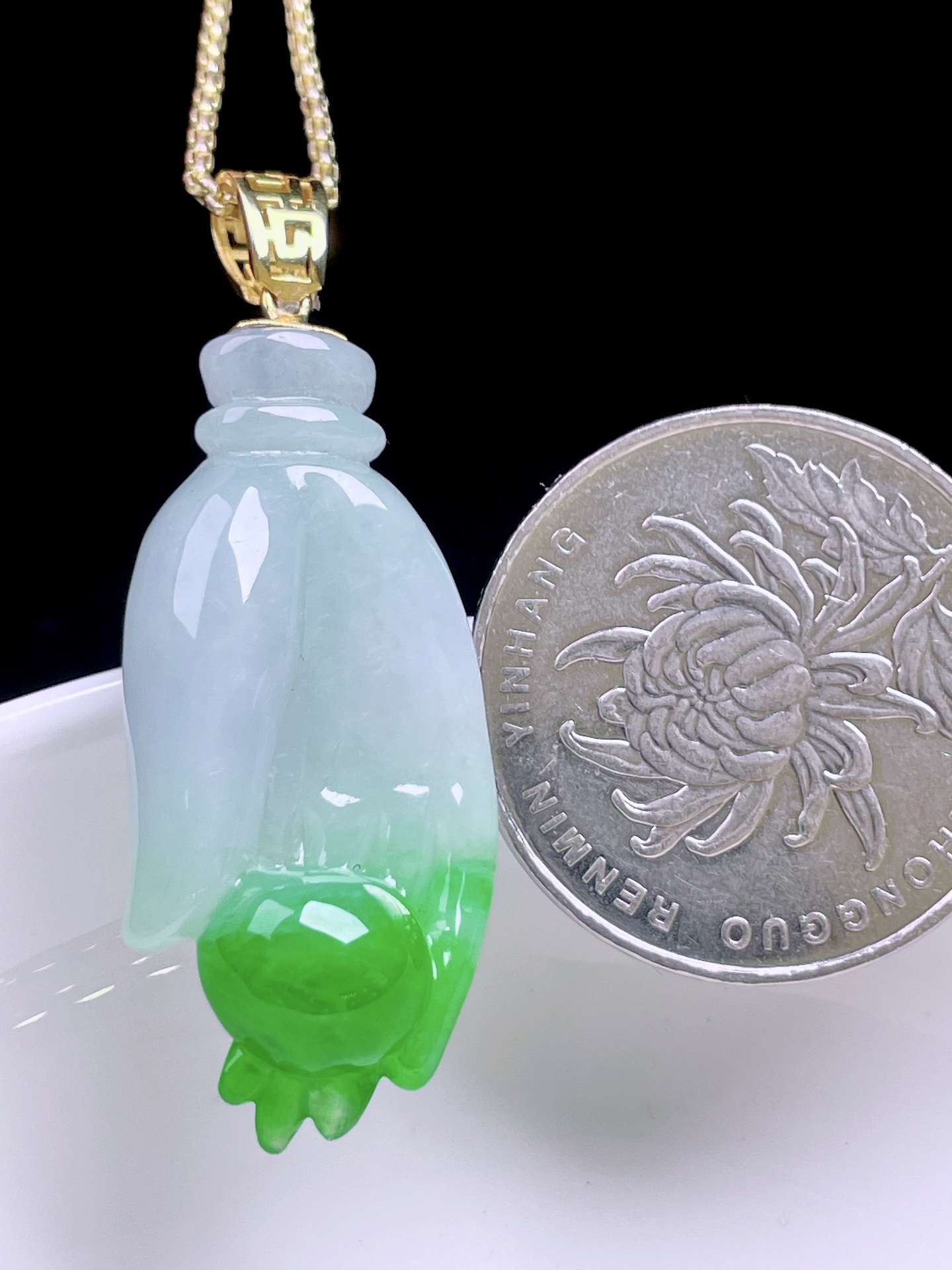 ️ 冰飘绿花掌上明珠 花色灵动，种老水润，18k金镶嵌 整体：42.2 裸石：34/15.6/8.7