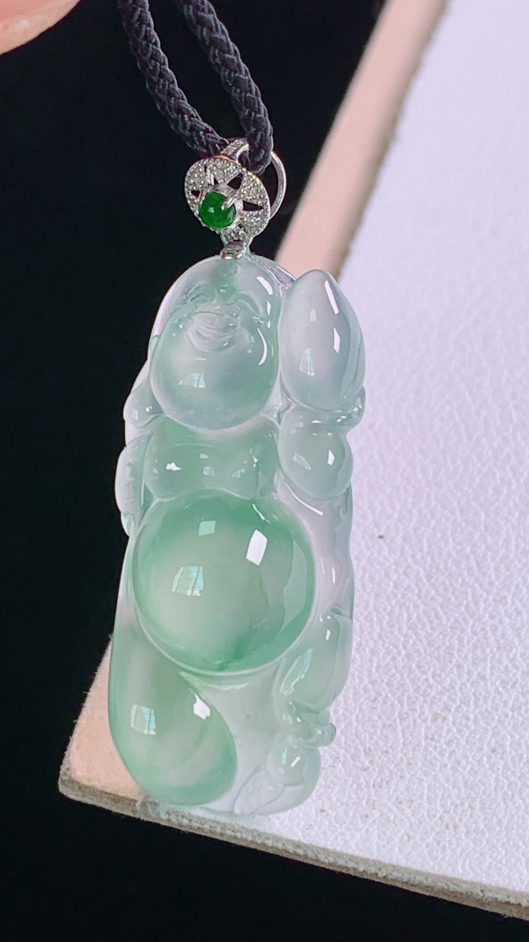 ️冰晴飘花布袋佛吊坠，18K真金真钻，种色俱佳，花色灵动，无裂，尺寸:38.1-31.8-13.8-7.3mm 10