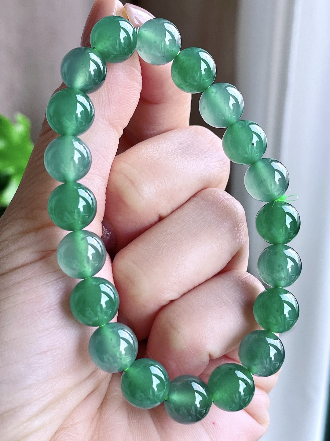 【珠子】冰晴绿手串圆珠珠子手串 【说明】 性比高 老蓝水 【尺寸】9.8mm 【重量】33.8克