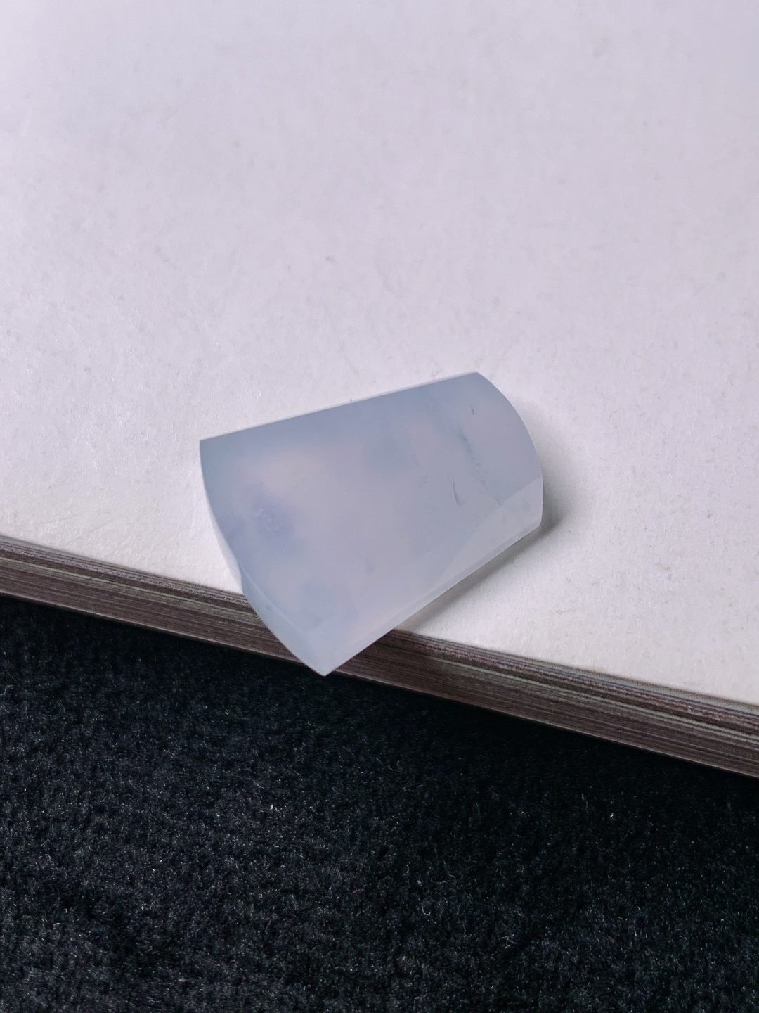 ️冰种飘花无事牌，色泽浓艳 0913尺寸17.5*15*3.5