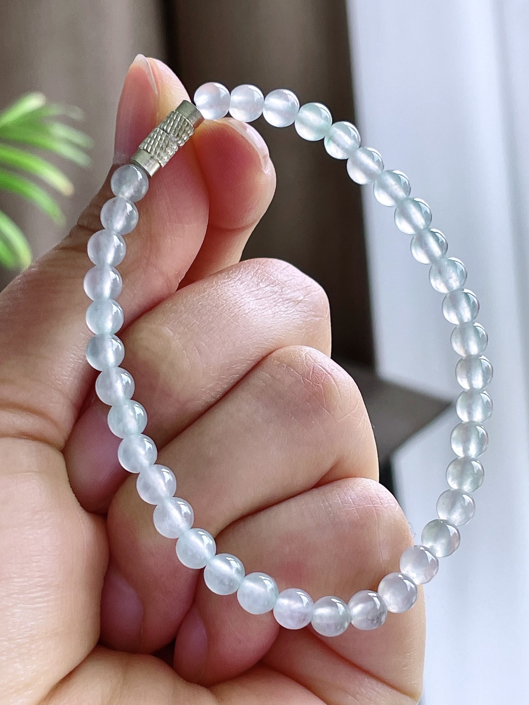 【珠子】白冰手串圆珠珠子手串 【说明】缅甸 性比高 【尺寸】4.8mm 【重量】9克
