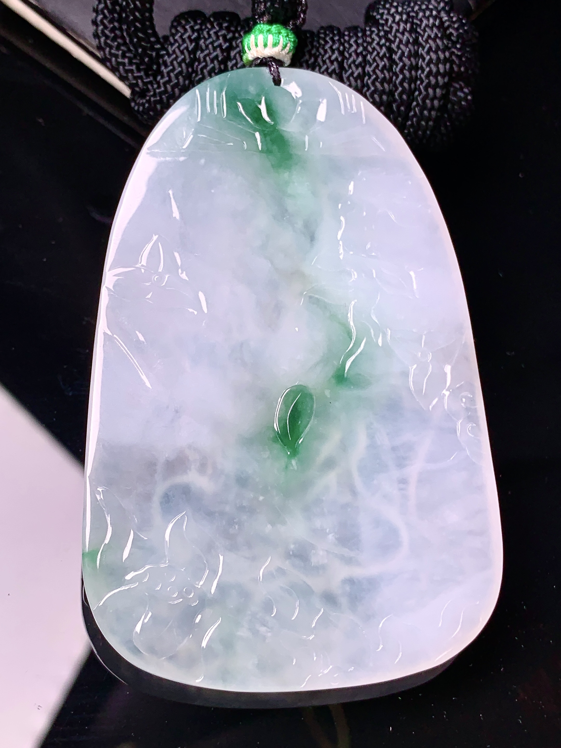 飘绿度母观音菩萨吊坠 玉质细腻 色泽艳丽清新 水润亮眼 整体尺寸71*45.8*5 a5