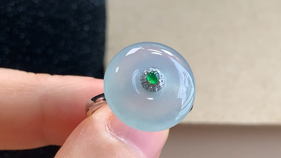 ️ 18K金伴钻平安扣戒指，无裂，尺寸15.5-5.3mm，圈口15，包A附证书