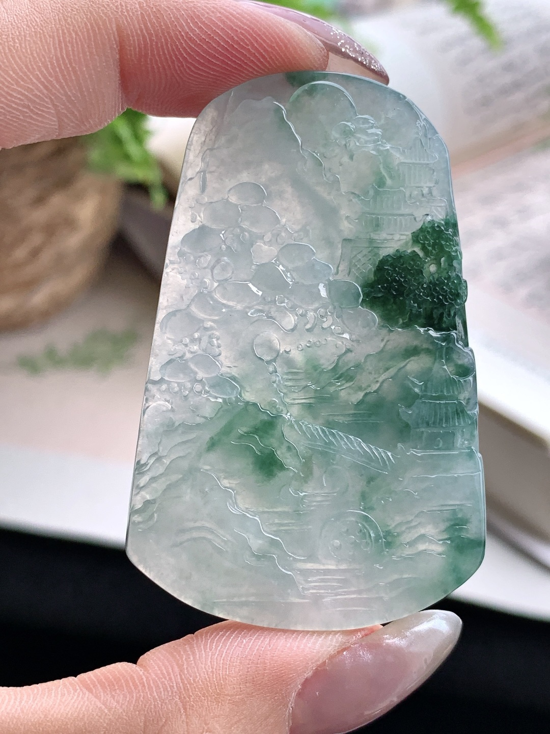 【裸石】️冰种飘花山水牌大山水牌吊坠 【说明】缅甸 性比高 【尺寸】58-37-5.8 【重量】29.7克