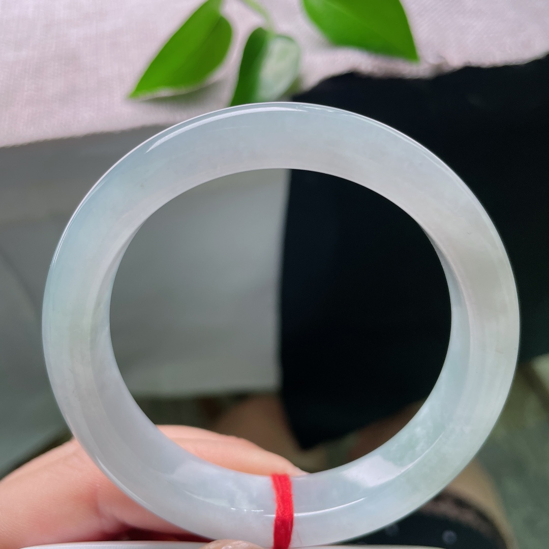 56.6/12.5/8.8，蓝底正圈，棉团，种水通透莹亮，胶感满满，经典正圈版型，上手沉静大气。ss58831a