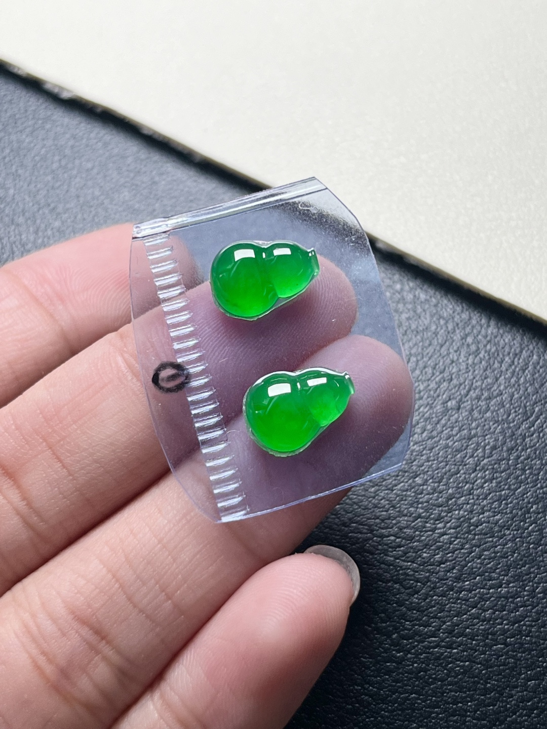 ️【葫芦一对】种老细腻，色阳浓郁起胶 尺寸：10.7*7.8*4，10.7*7.5*3.9,a43913