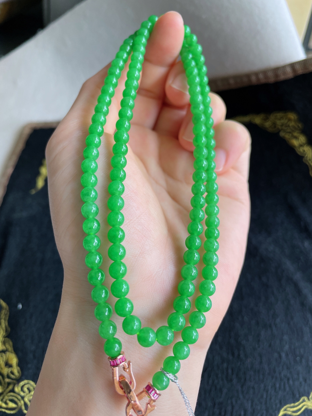 缅甸天然翡翠A货，老坑冰满绿项链，尺寸：5.2mm116颗。【编2739】