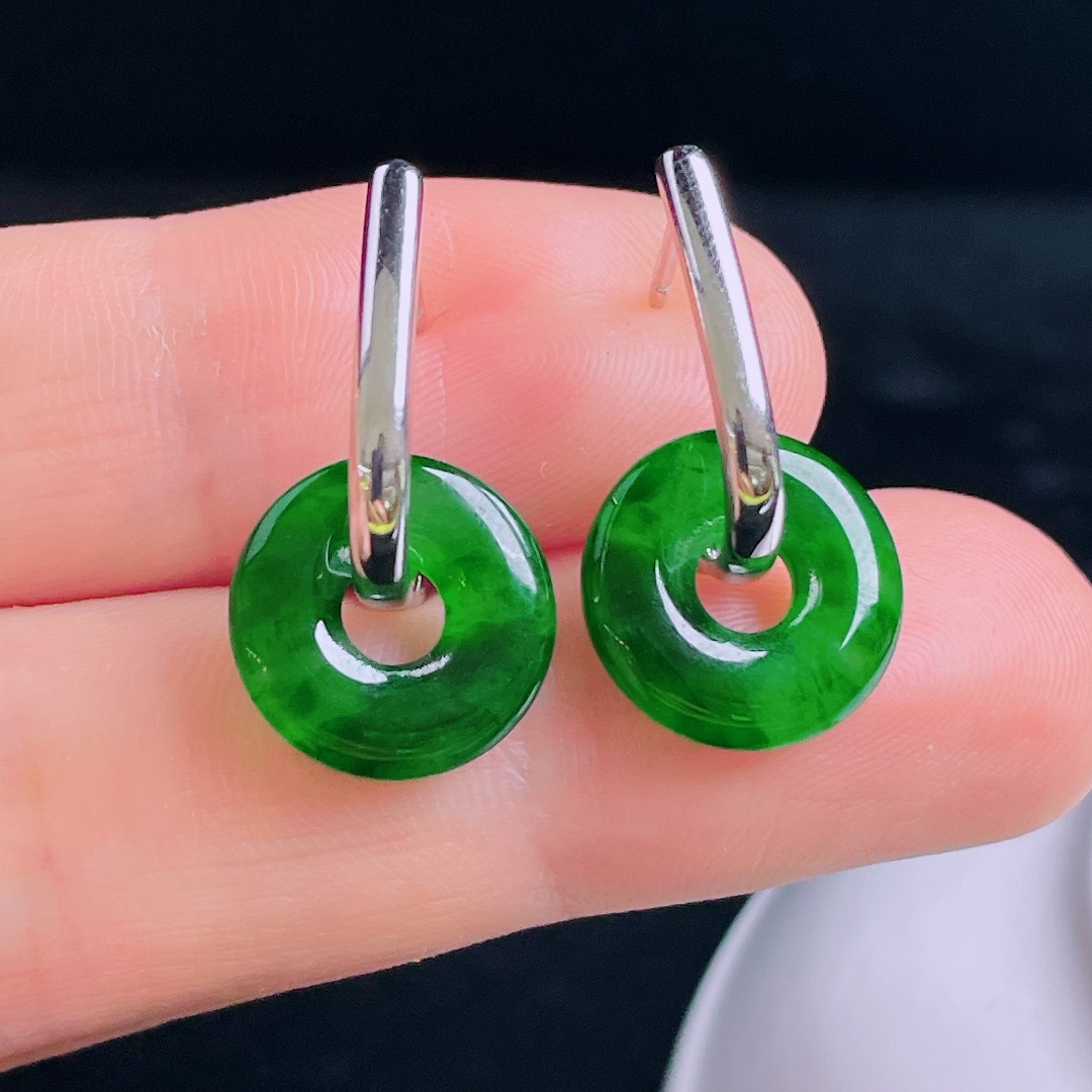 ️辣绿耳坠，18k镶嵌，老种起光，细底通透，尺寸：裸石12.8/2.9mm0913