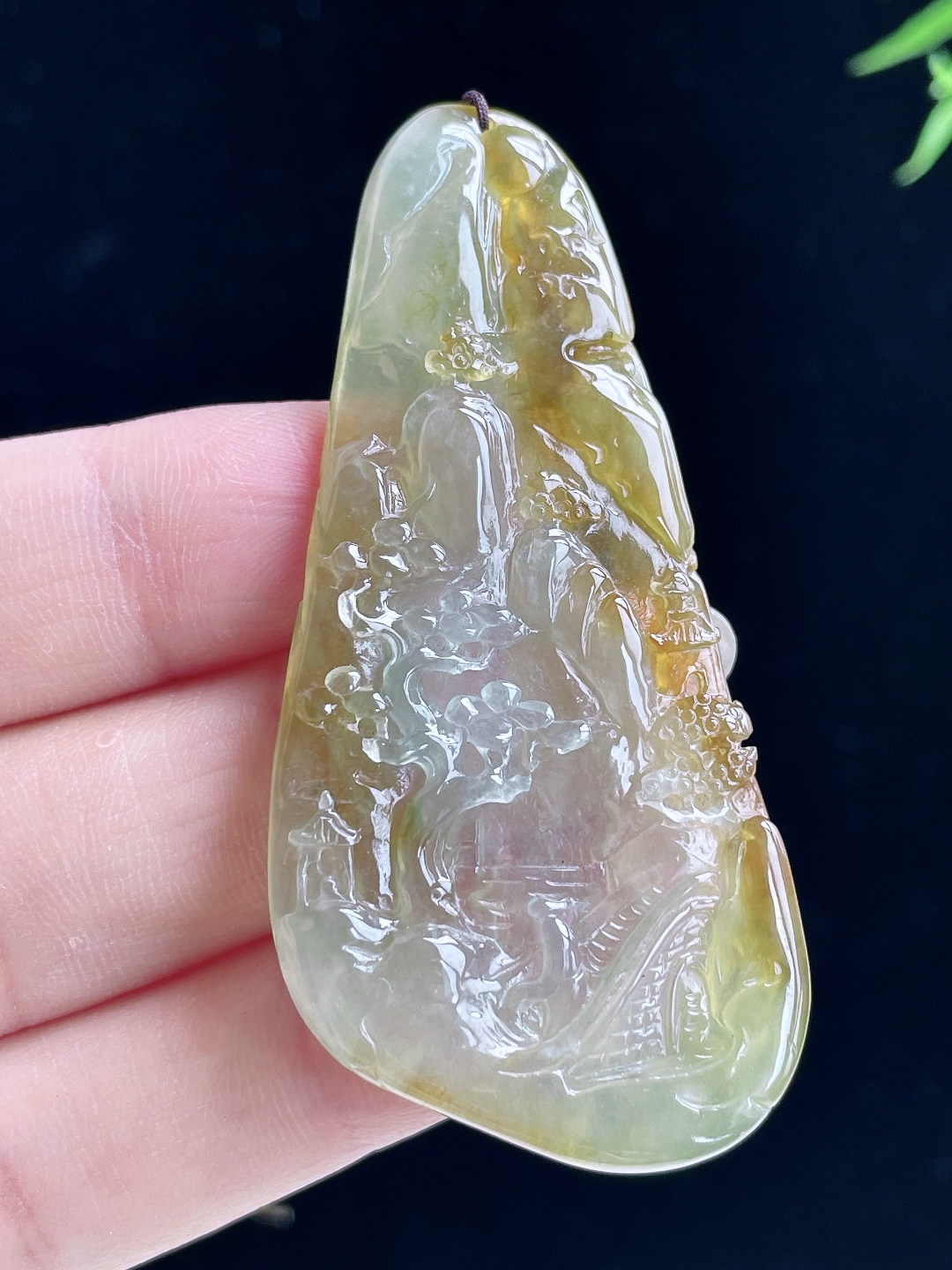 【裸石】冰飘黄翡山水牌大山水牌吊坠 【说明】缅甸 无裂 性比高 【尺寸】65-30.6-4.4 【重量】17.5克