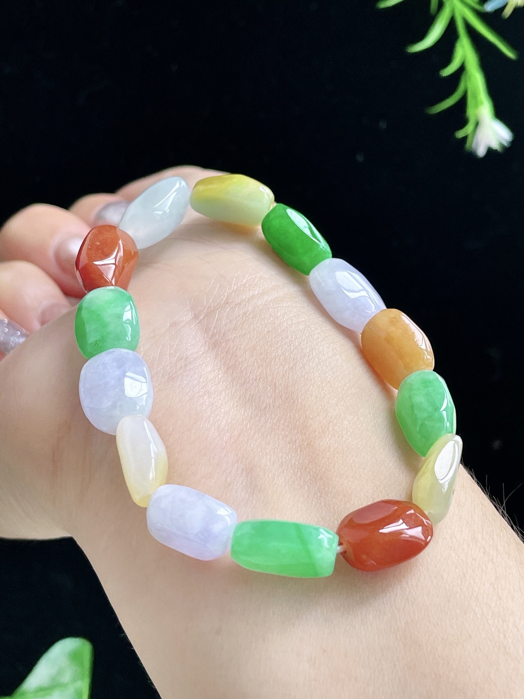 【珠子】冰多宝手串桶珠手串 【说明】缅甸 性比高 【尺寸】13.5-10.2-7mm 【重量】25.3克