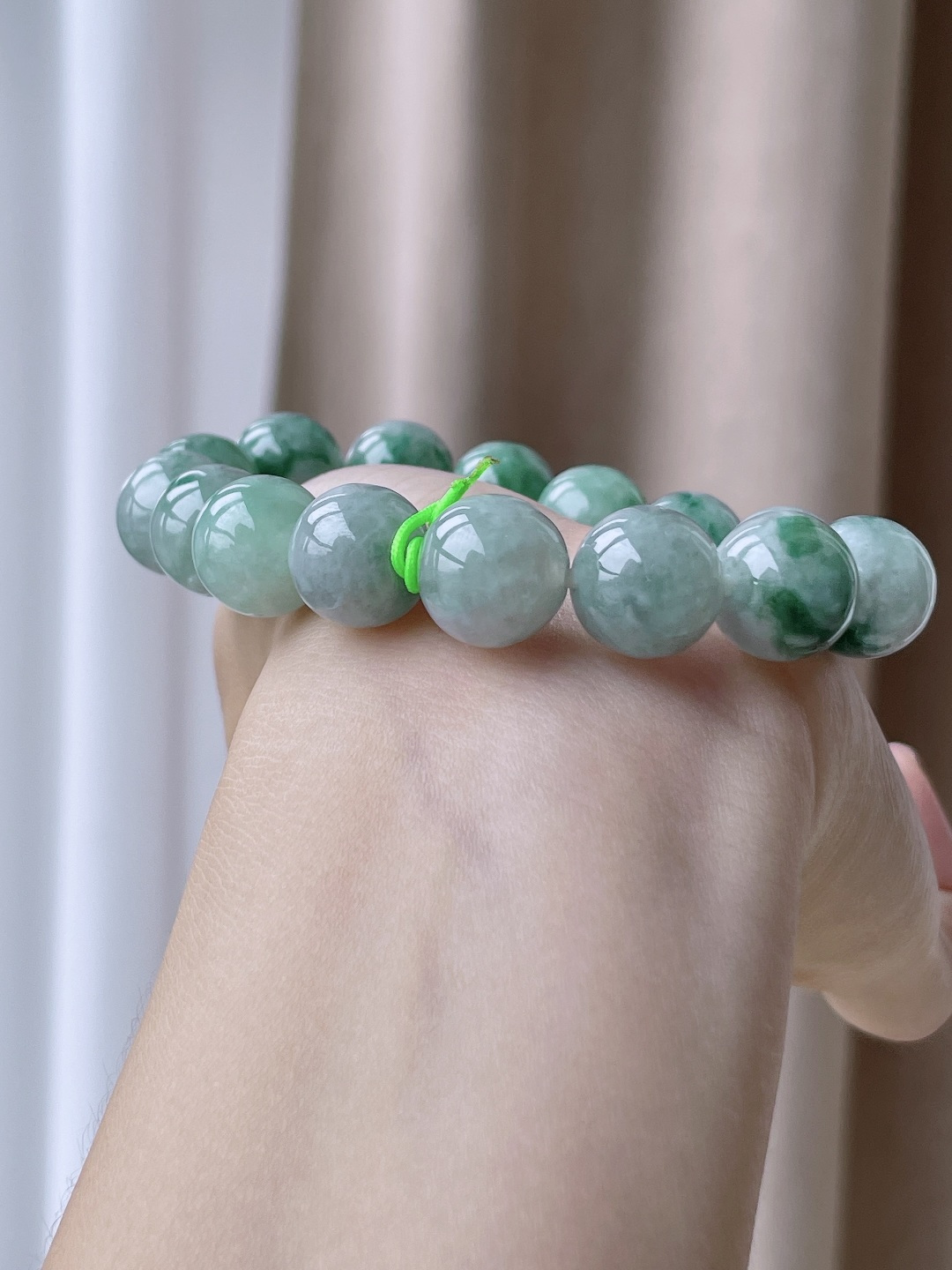 【珠子】飘花手链圆珠珠子手链 【说明】缅甸 性比高 【尺寸】12.8mm 【重量】60.3克