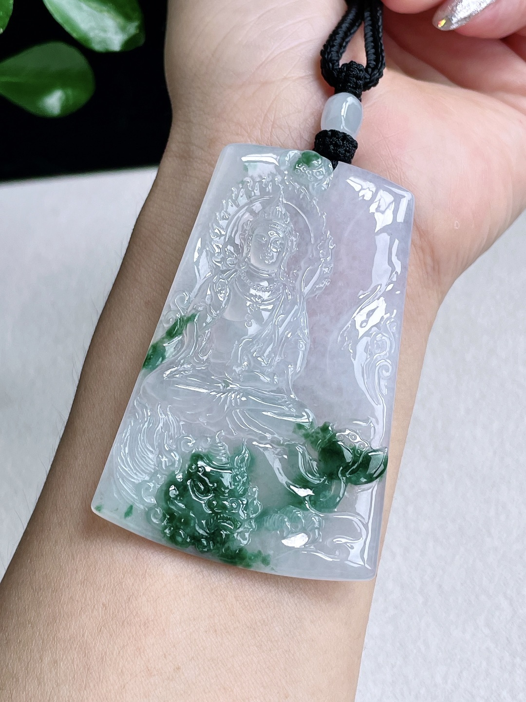 【裸石】冰飘绿花文殊观音牌吊坠 【说明】缅甸 无裂 性比高 飘花 【尺寸】69.2-45-5.6 