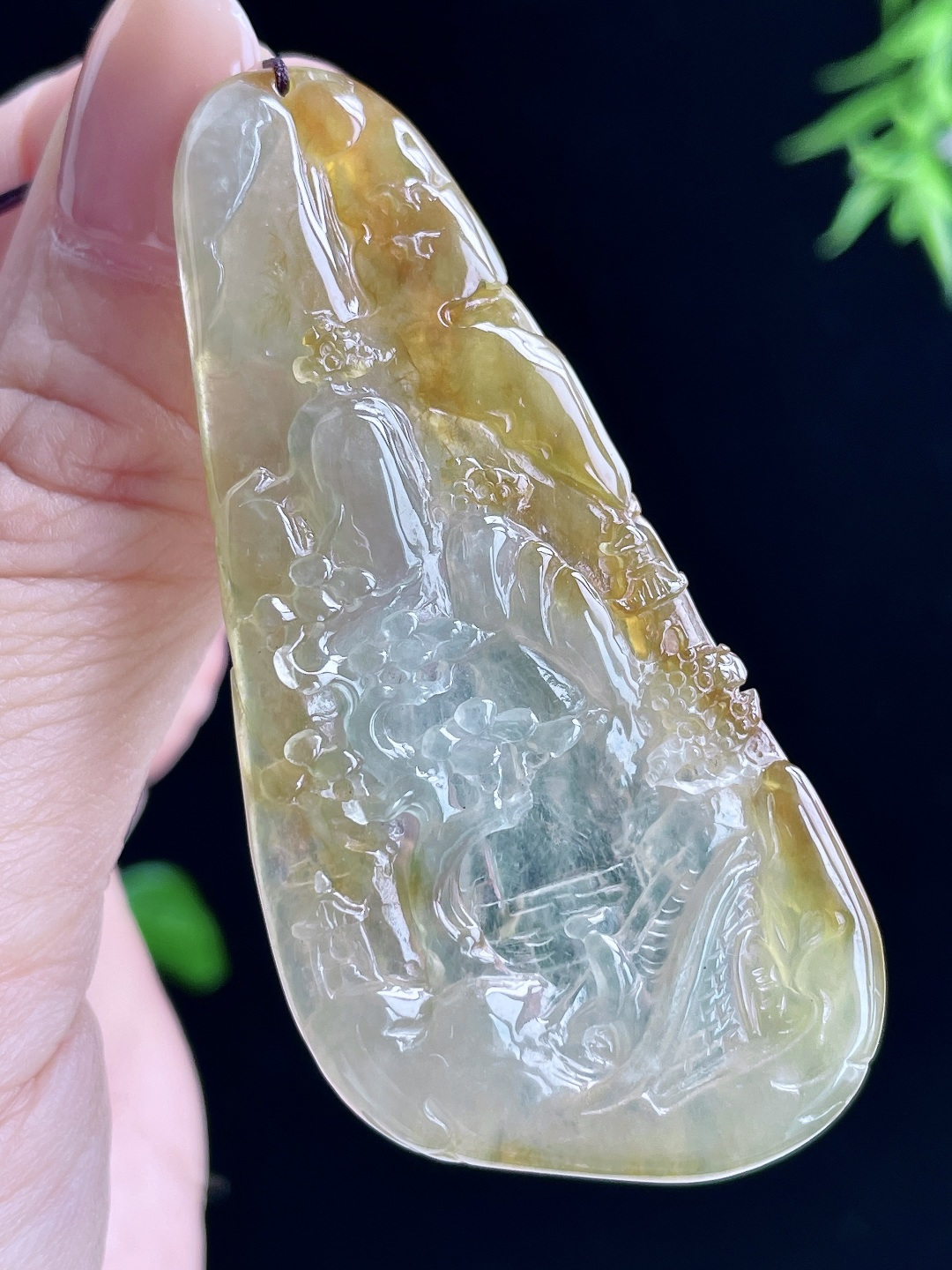 【裸石】冰飘黄翡山水牌大山水牌吊坠 【说明】缅甸 无裂 性比高 【尺寸】65-30.6-4.4 【重量】17.5克