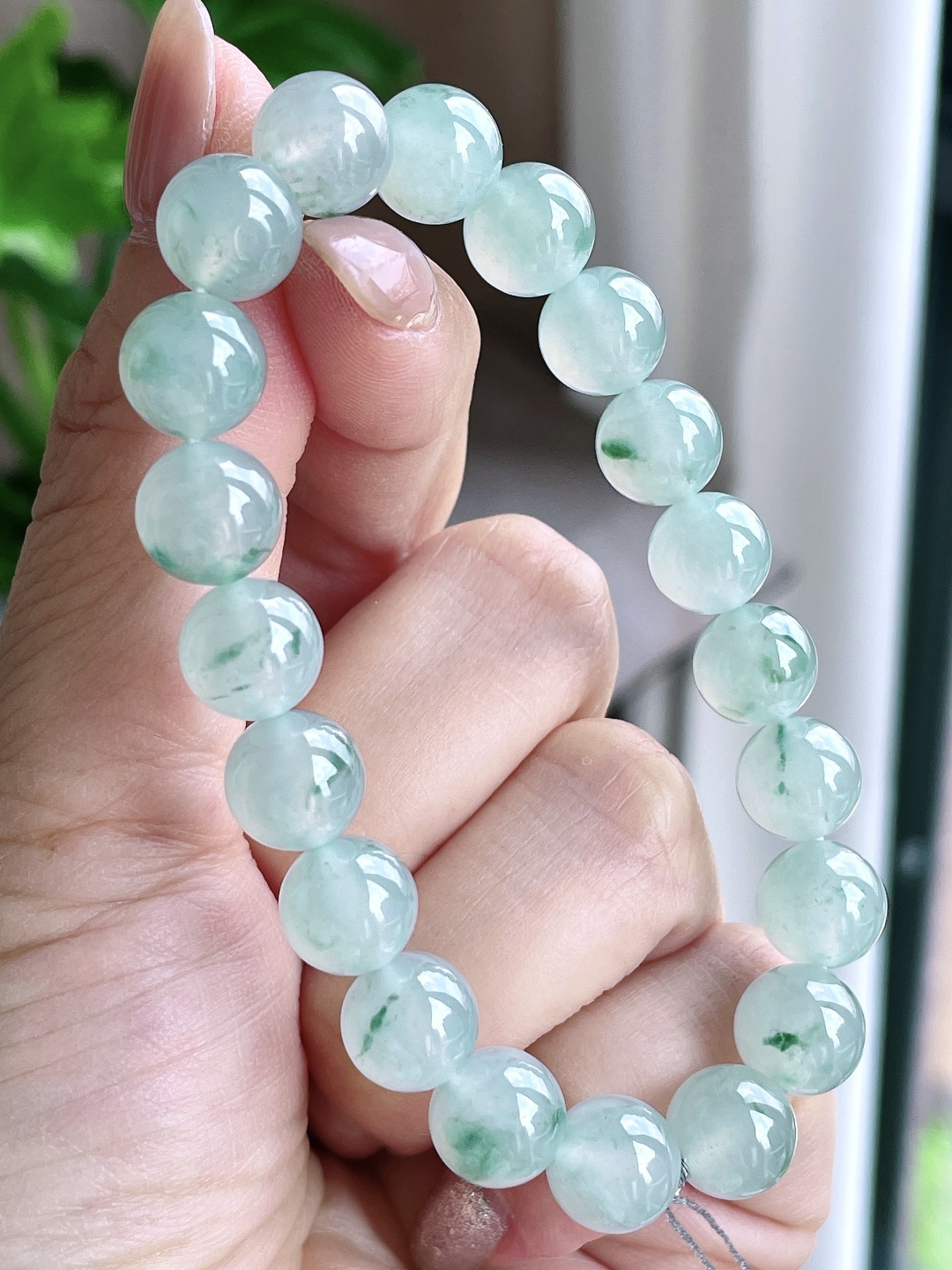 【珠子】糯冰飘花手串圆珠珠子手串 【说明】缅甸 性比高 【尺寸】9.3mm 【重量】30.6克