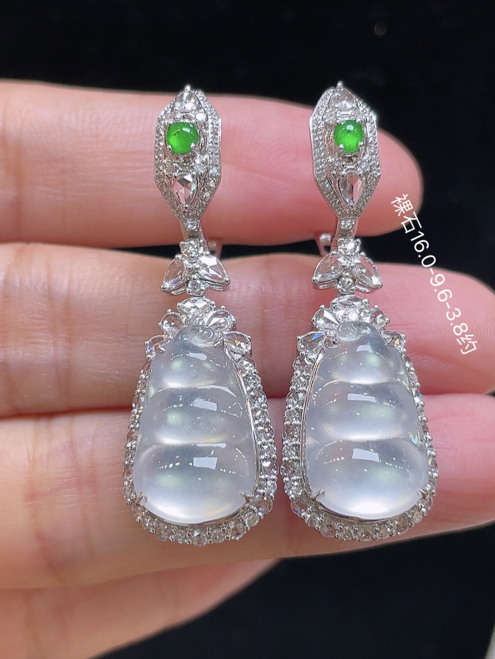 ️【冰种，福豆耳环】大件饱满，通透水润，玉质细腻，翠色鲜艳，18k金奢华钻石镶嵌️，16.0-9