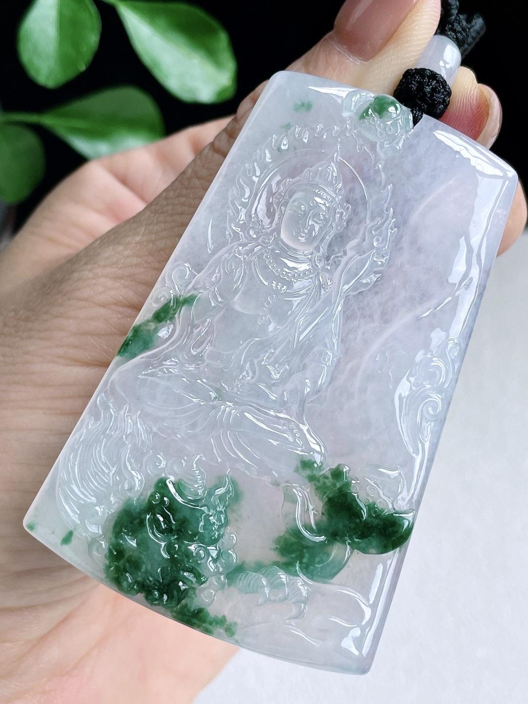 【裸石】冰飘绿花文殊观音牌吊坠 【说明】缅甸 无裂 性比高 飘花 【尺寸】69.2-45-5.6 【重量】40.6克