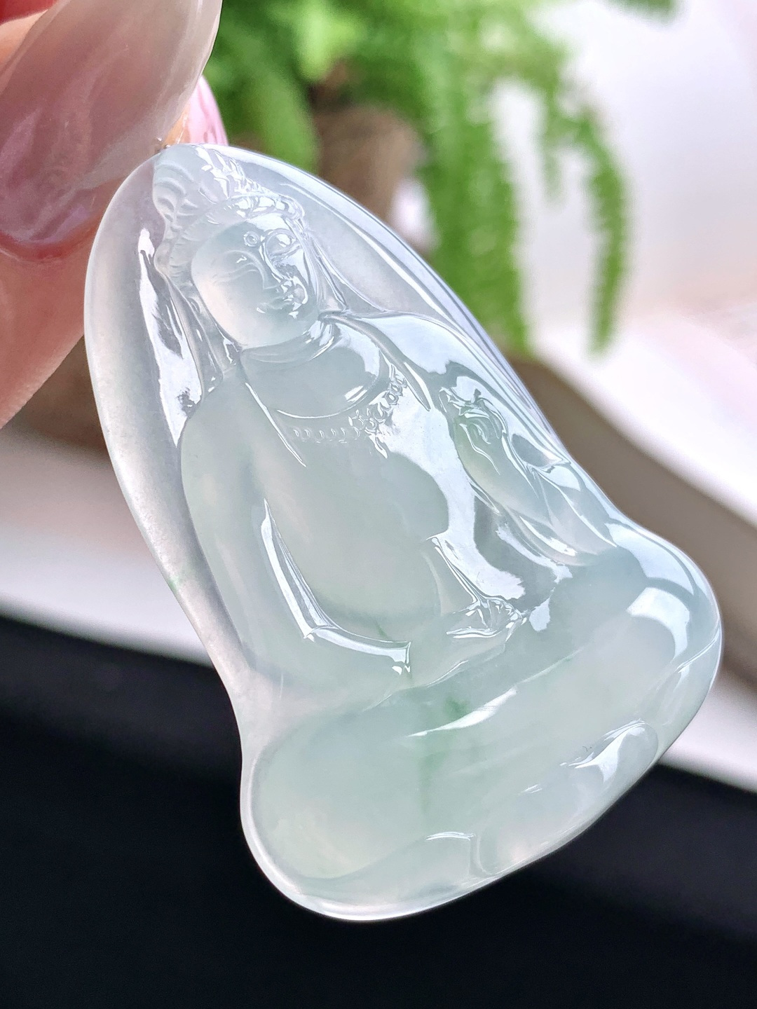 【裸石】️冰飘绿花素衣观音大观音吊坠 【说明】缅甸 性比高 飘花 【尺寸】51.2-36-5.6 【重量】18克