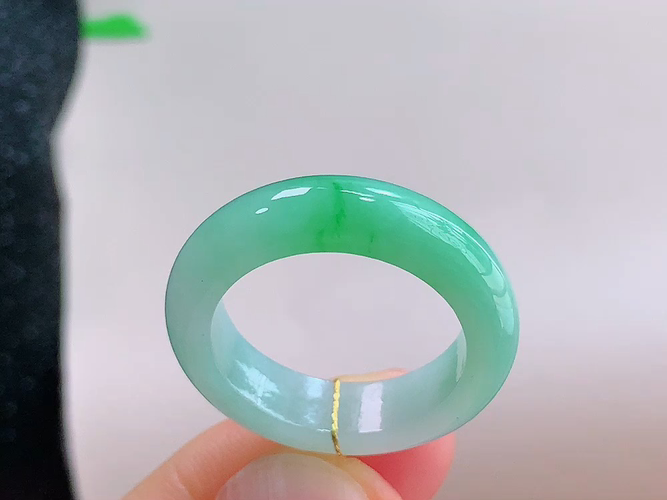 ️ 戒圈，无裂，尺寸18.8-6.0-3.8mm，圈口19，包A附证书7005