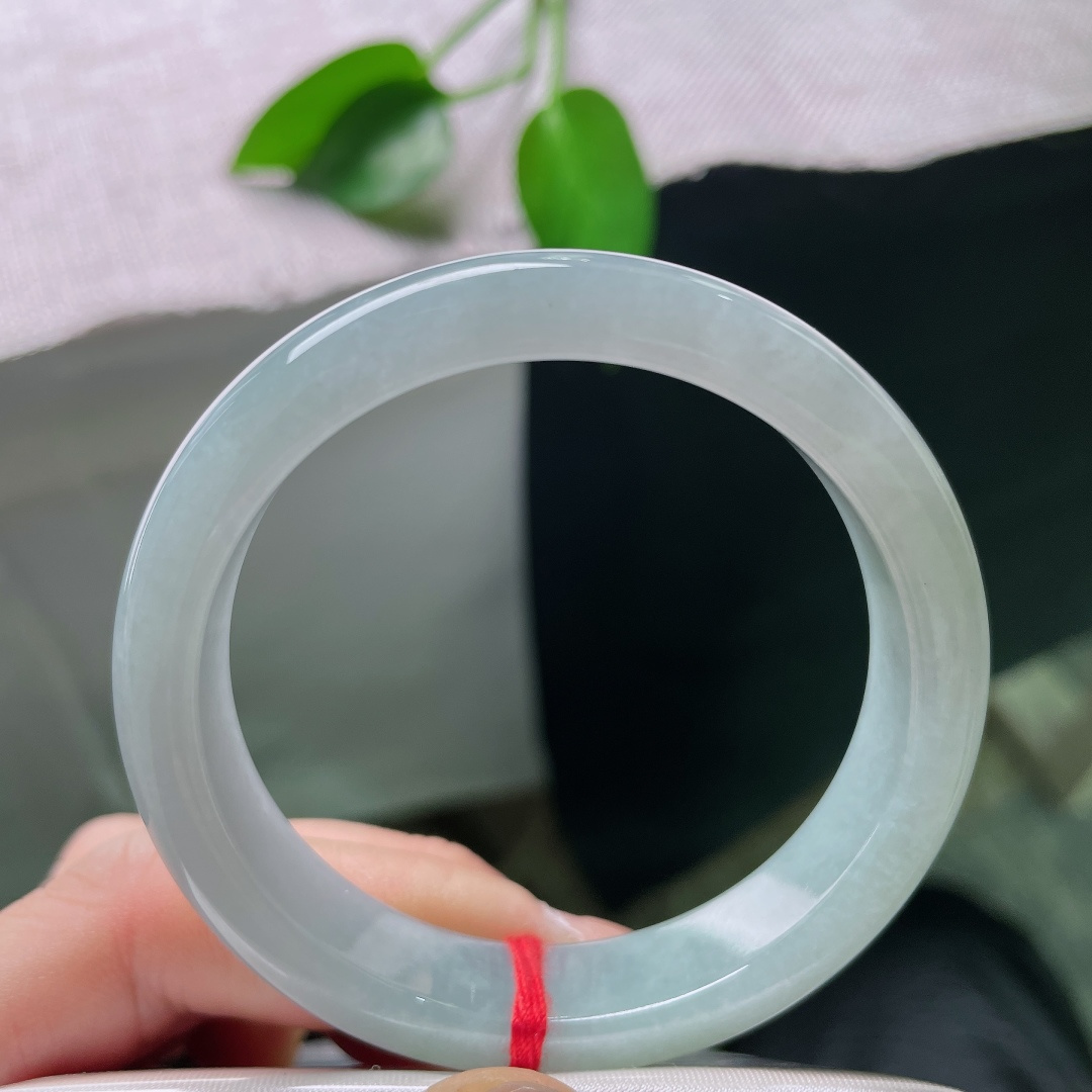 52.6/12.1/7.8，油青正圈，无裂，深浅双色柔和衬肤，色调低调耐看，日常通勤佩戴皆适配。ss58822a