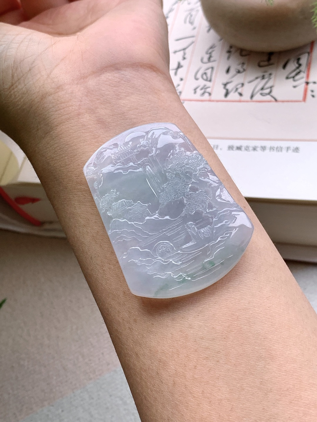 【裸石】️冰紫底山水牌飘大花山水牌吊坠 【说明】缅甸 性比高 【尺寸】53-38.5-5.8 【重