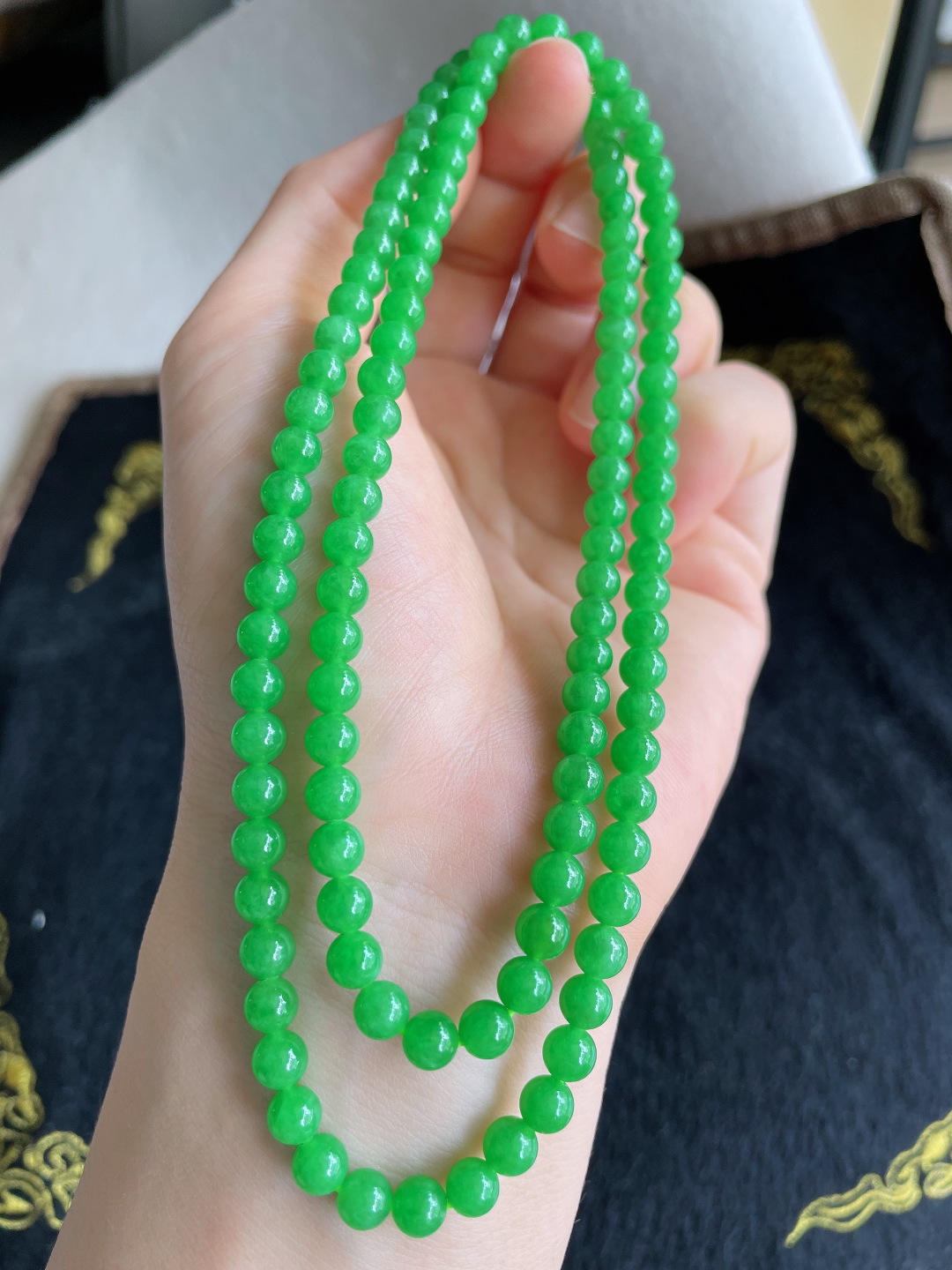 缅甸天然翡翠A货，老坑冰满绿项链，尺寸：5.2mm116颗。【编2739】