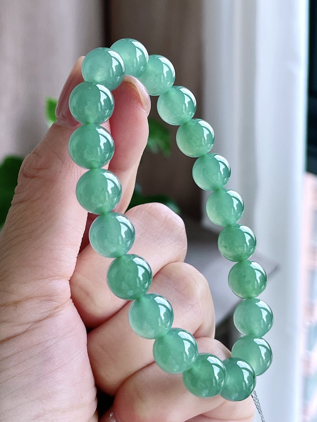 【珠子】冰晴绿手串圆珠珠子手串 【说明】 性比高 老蓝水 【尺寸】9.8mm 【重量】33.8克