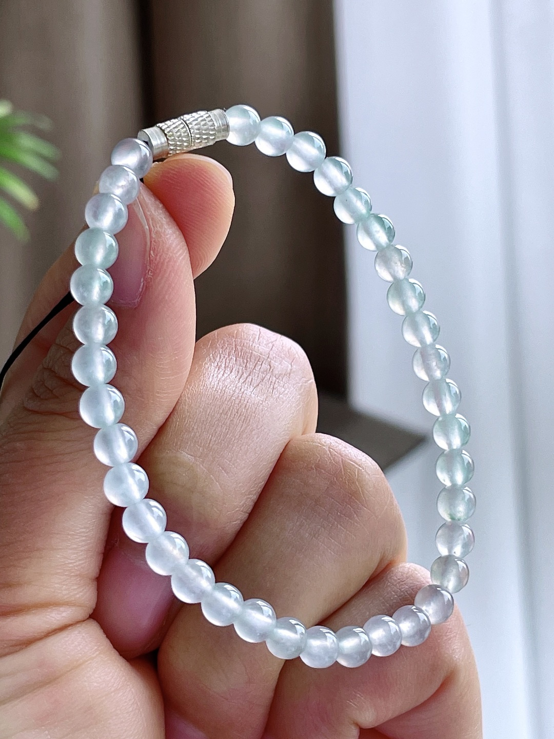 【珠子】白冰手串圆珠珠子手串 【说明】缅甸 性比高 【尺寸】4.8mm 【重量】9克