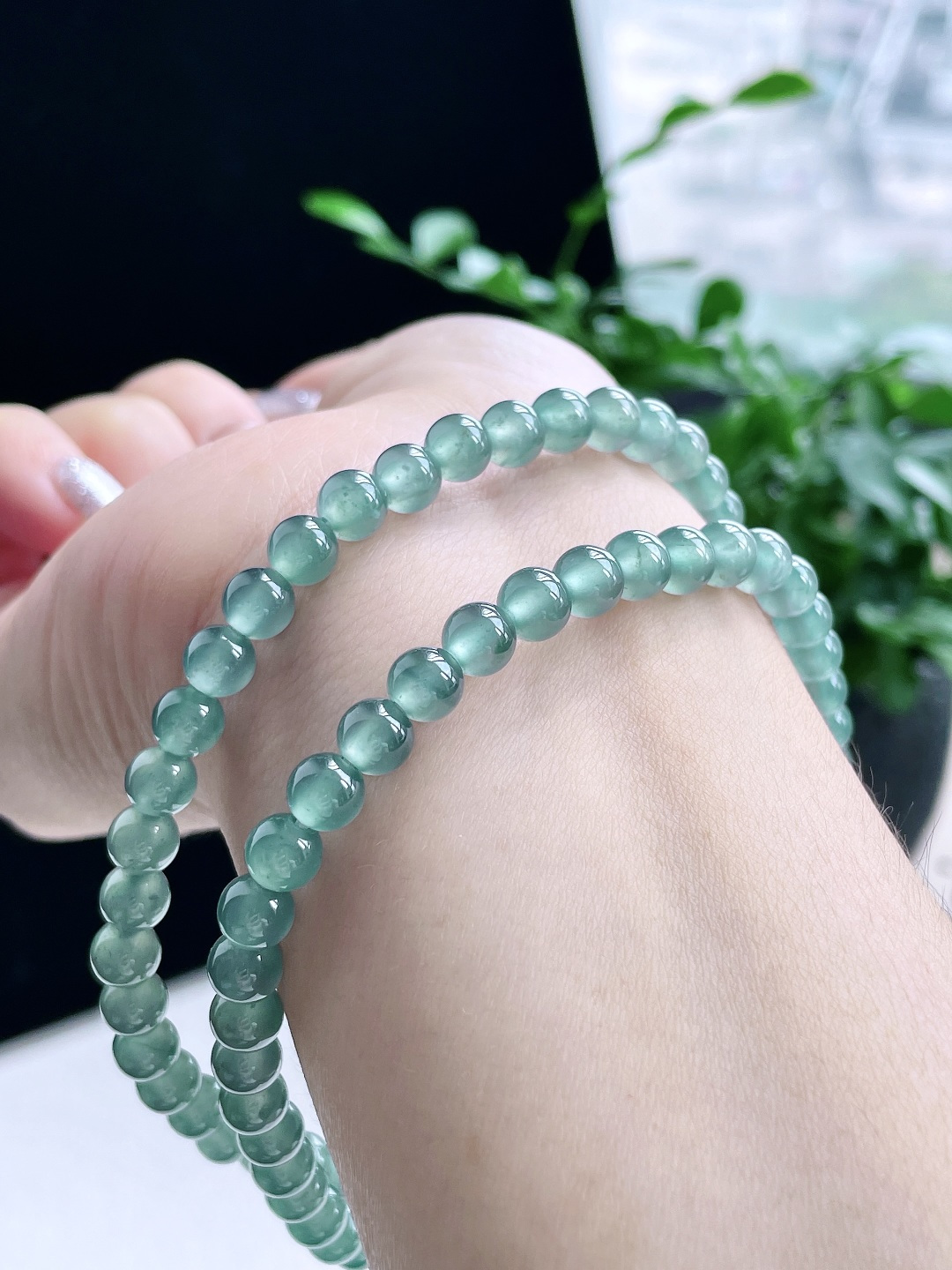 【珠子】冰天空蓝珠链圆珠珠子珠链 【说明】 性比高 老蓝水 【尺寸】6.2mm，28cm 【重量】39.4克