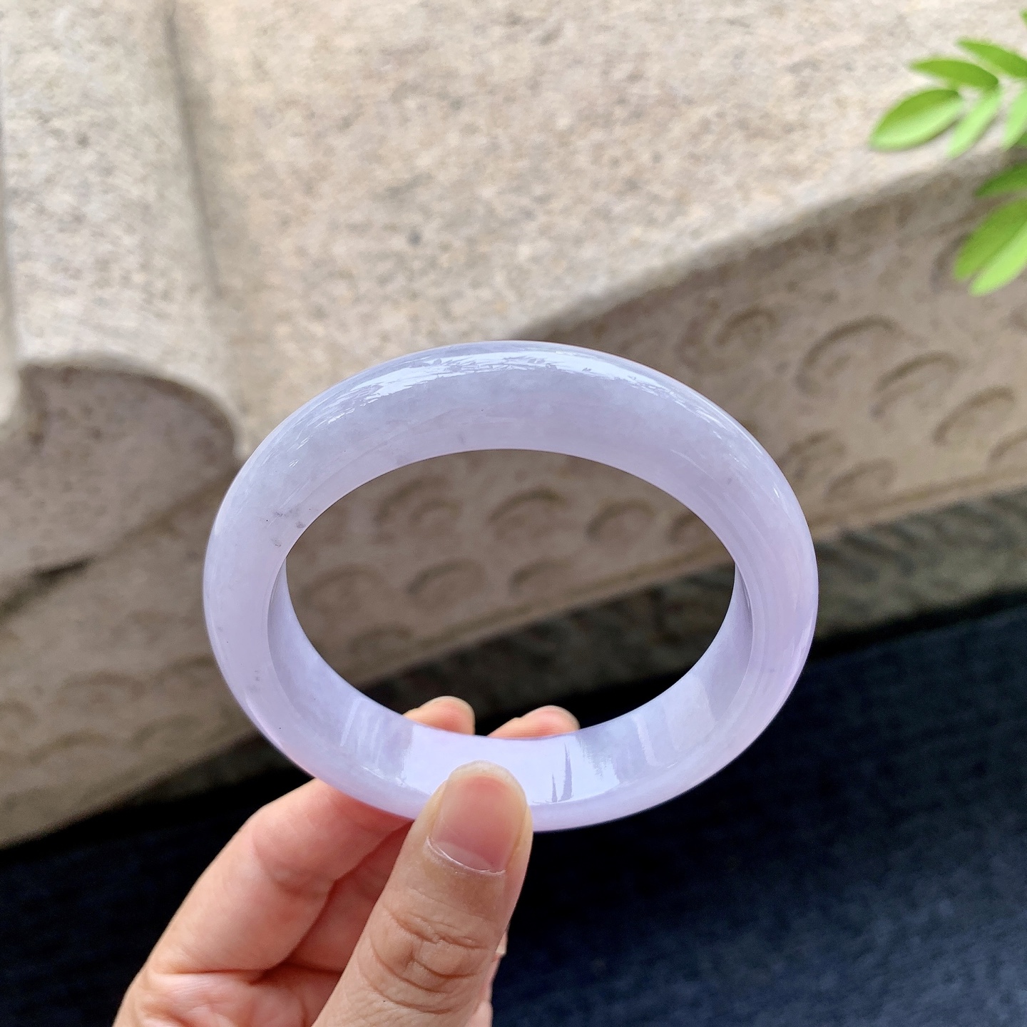 正圈58 59 圈口58.5/13.7/8.8 编码GL091412 糯冰，水润，种老，细腻，打灯有晶体结构