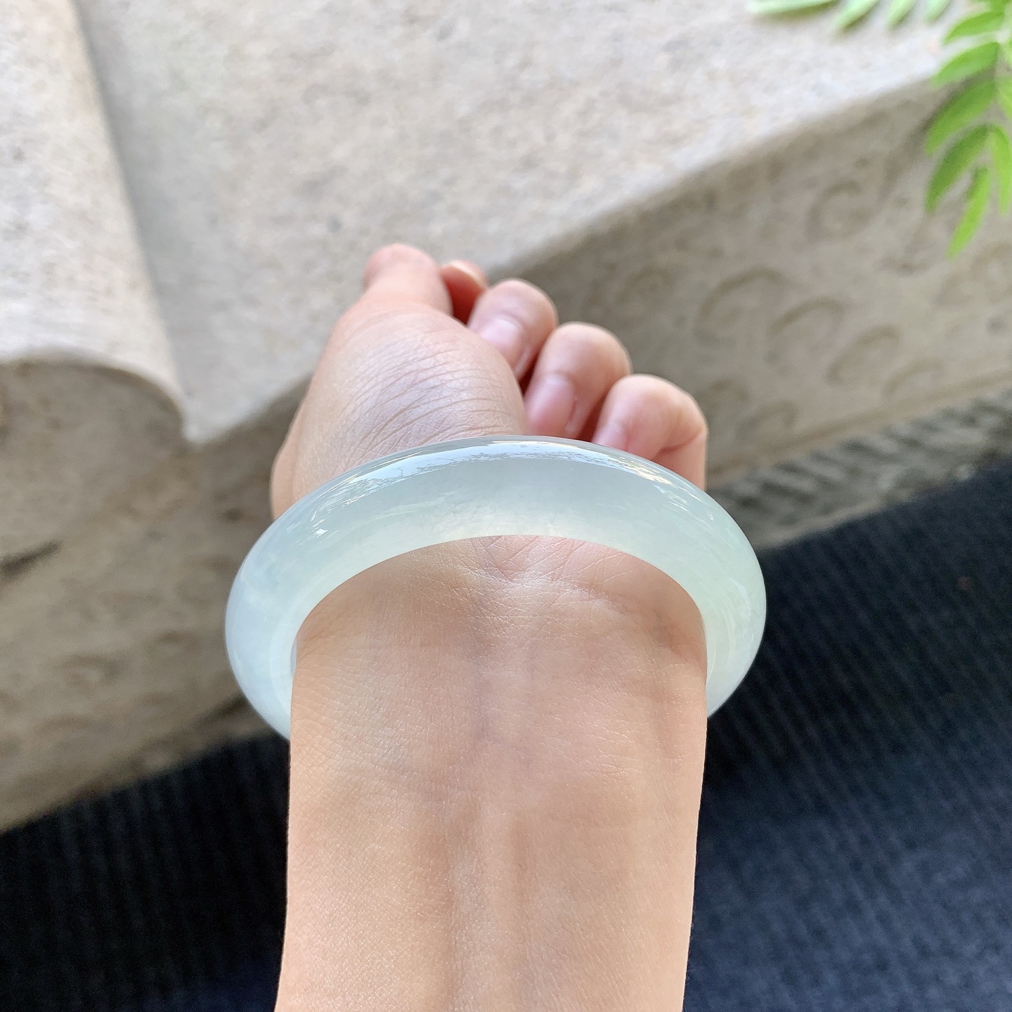 正圈52 53 圈口53.6/11.6/8.4 编码FL090715 冰种，清透，水润，种老，细腻，有棉线