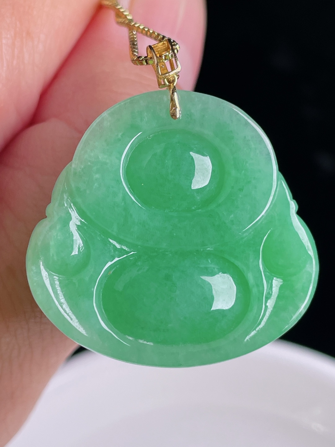 阳绿佛公，18k镶嵌，老种起光，细底通透，尺寸：33裸石27.4/29.3/10.3mm0914