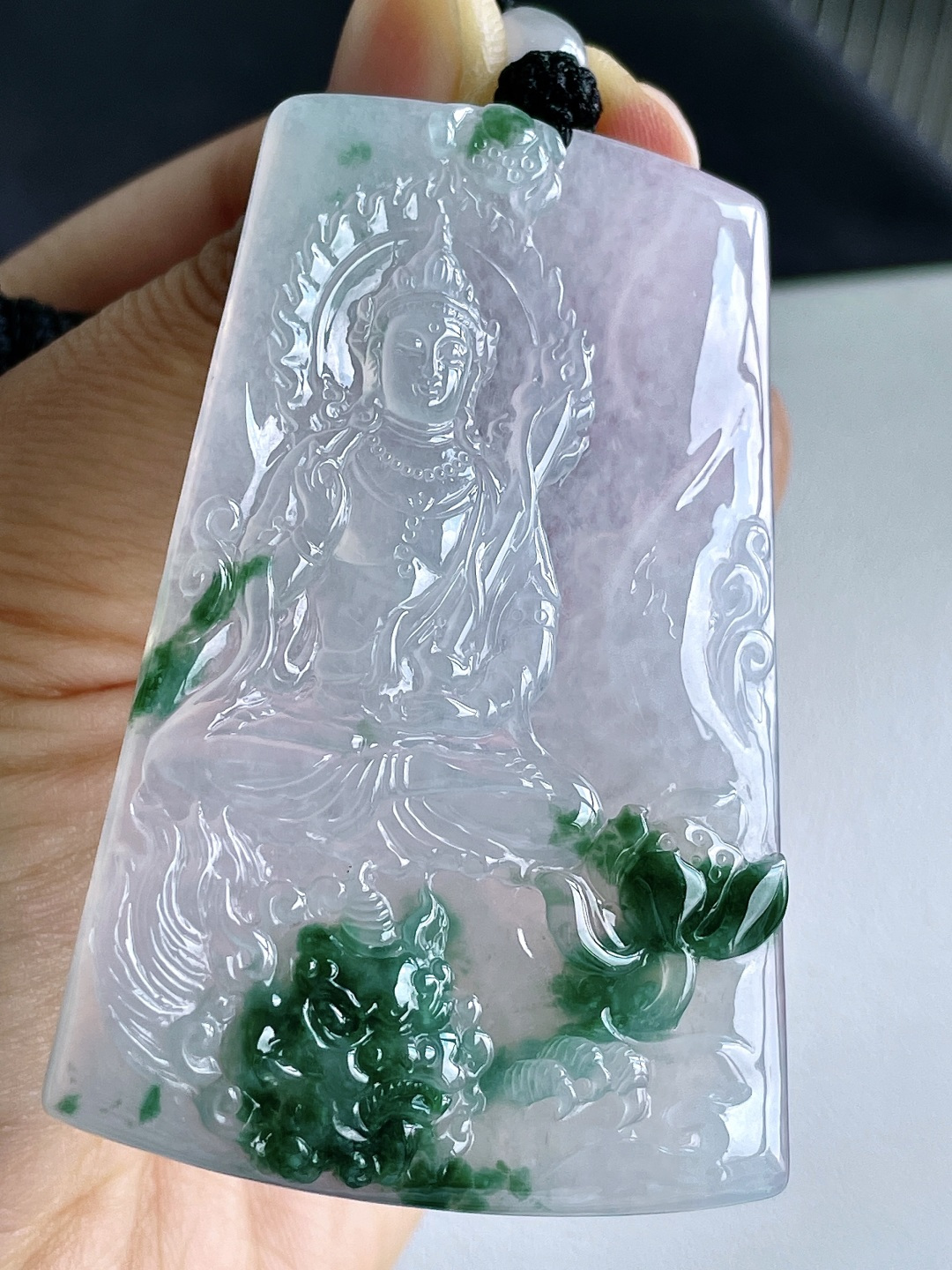 【裸石】飘花文殊观音牌子吊坠 【说明】缅甸 无裂 性比高 【尺寸】69-45-5.5 【重量】41克