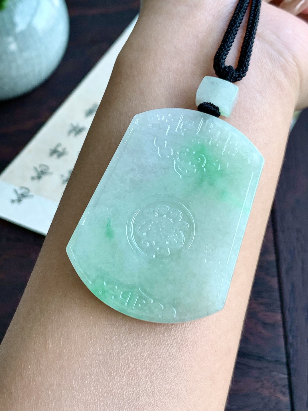 【裸石】🫧糯冰飘绿花大仿古牌吊坠 【说明】缅甸 性比高 飘花 【尺寸】55-41.5-5.5 【重量